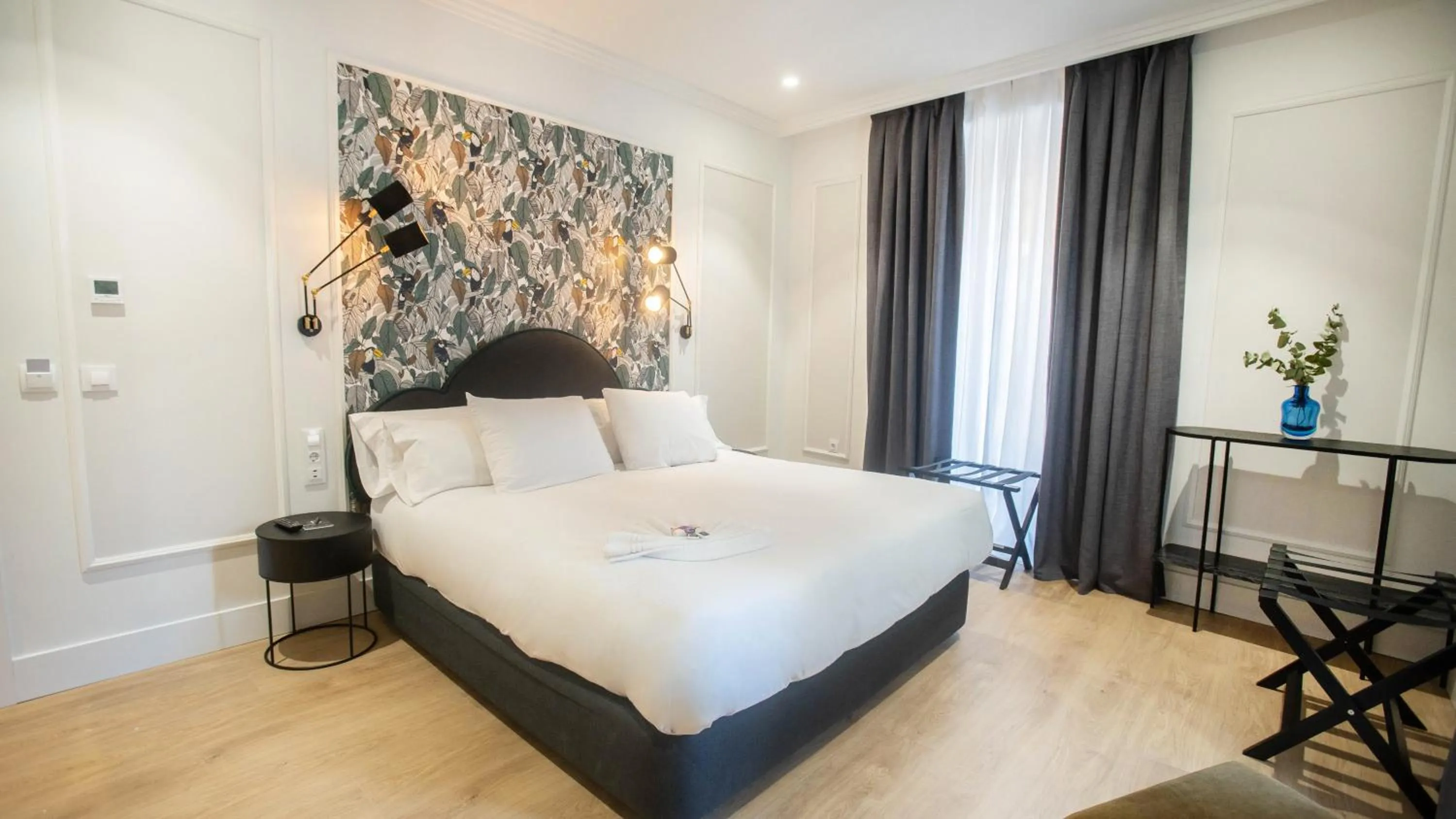 Bedroom, Bed in Soho Boutique Opera