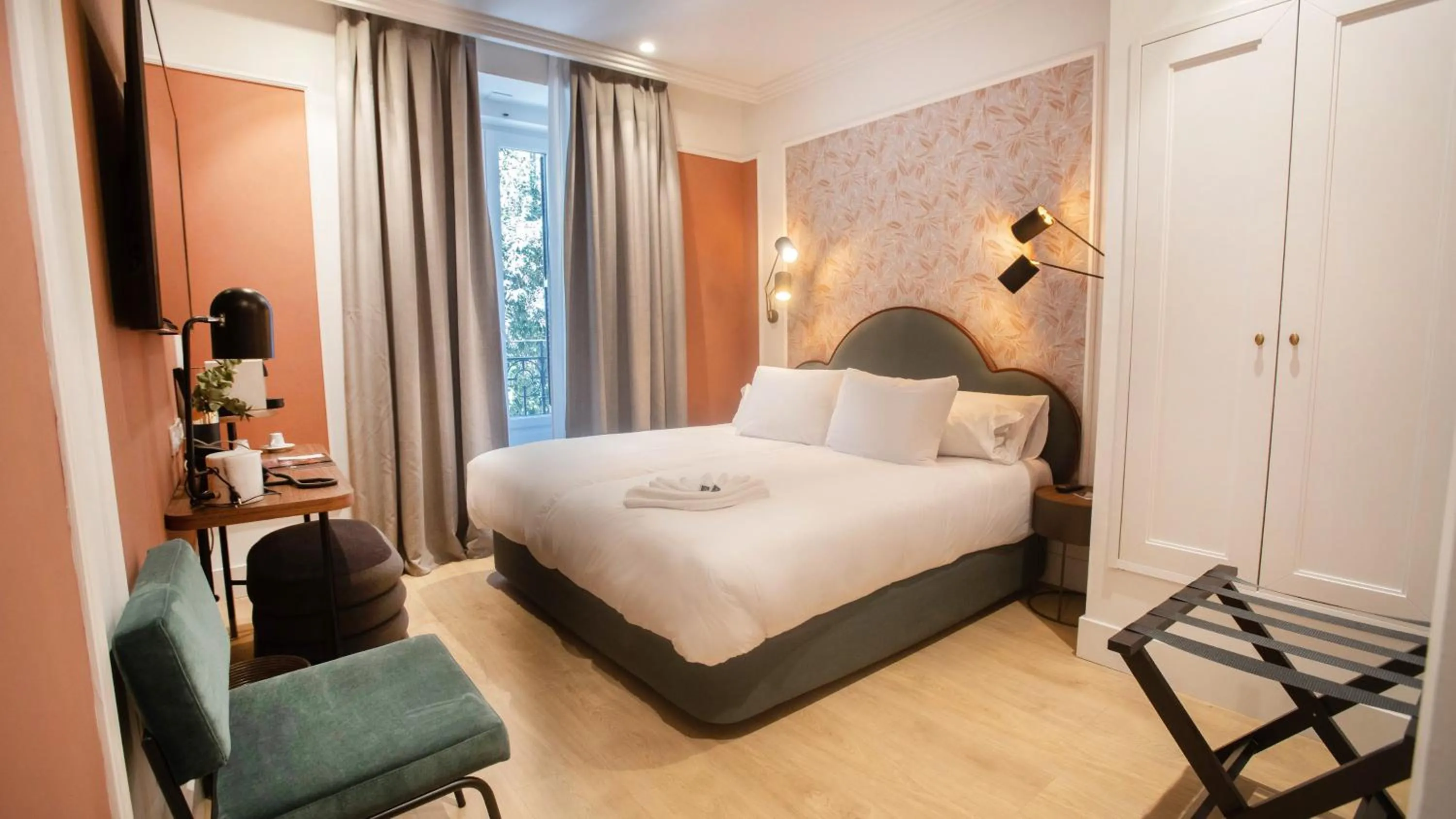 Bedroom, Bed in Soho Boutique Opera