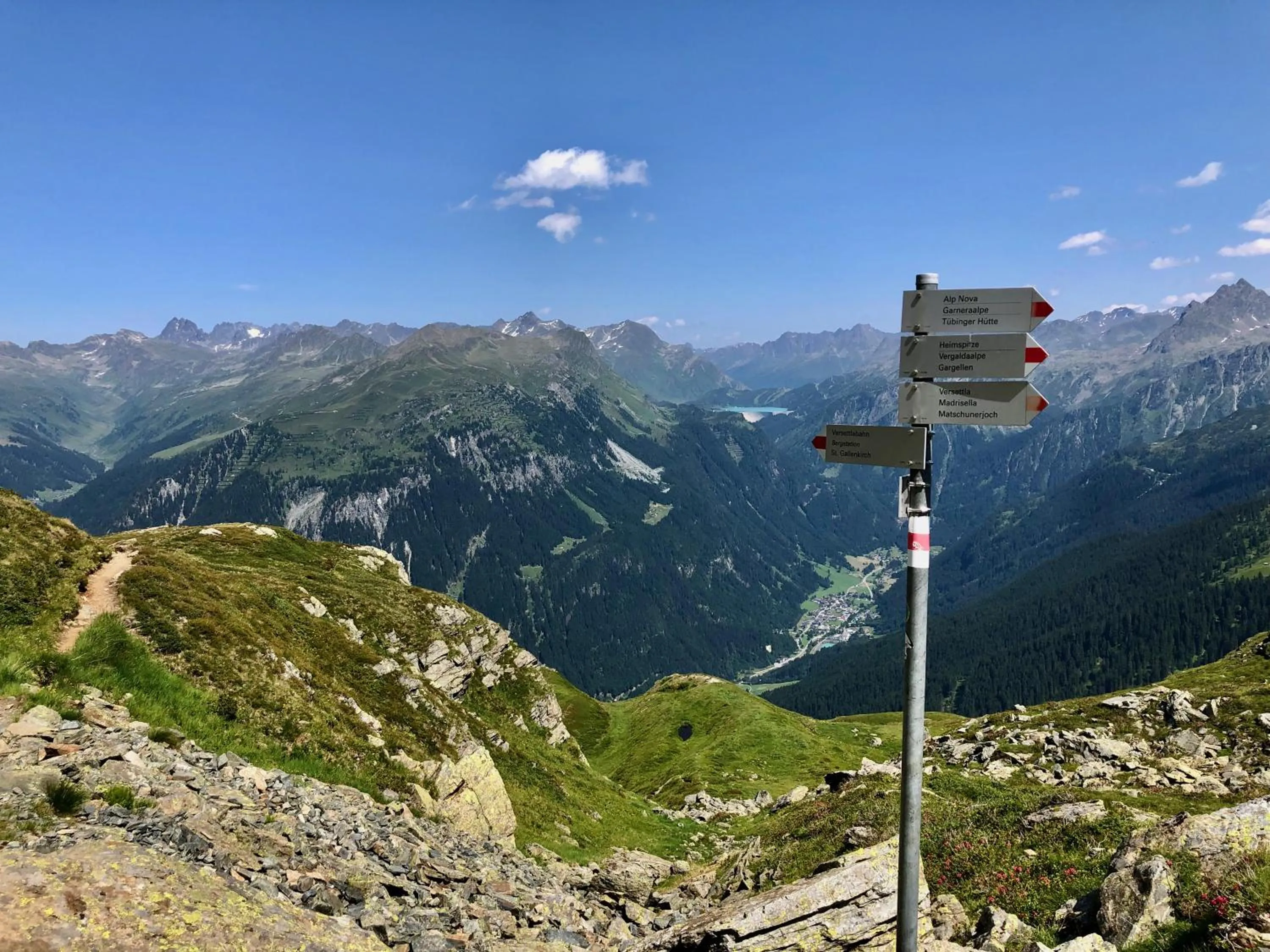 Hiking in Appart Laijola