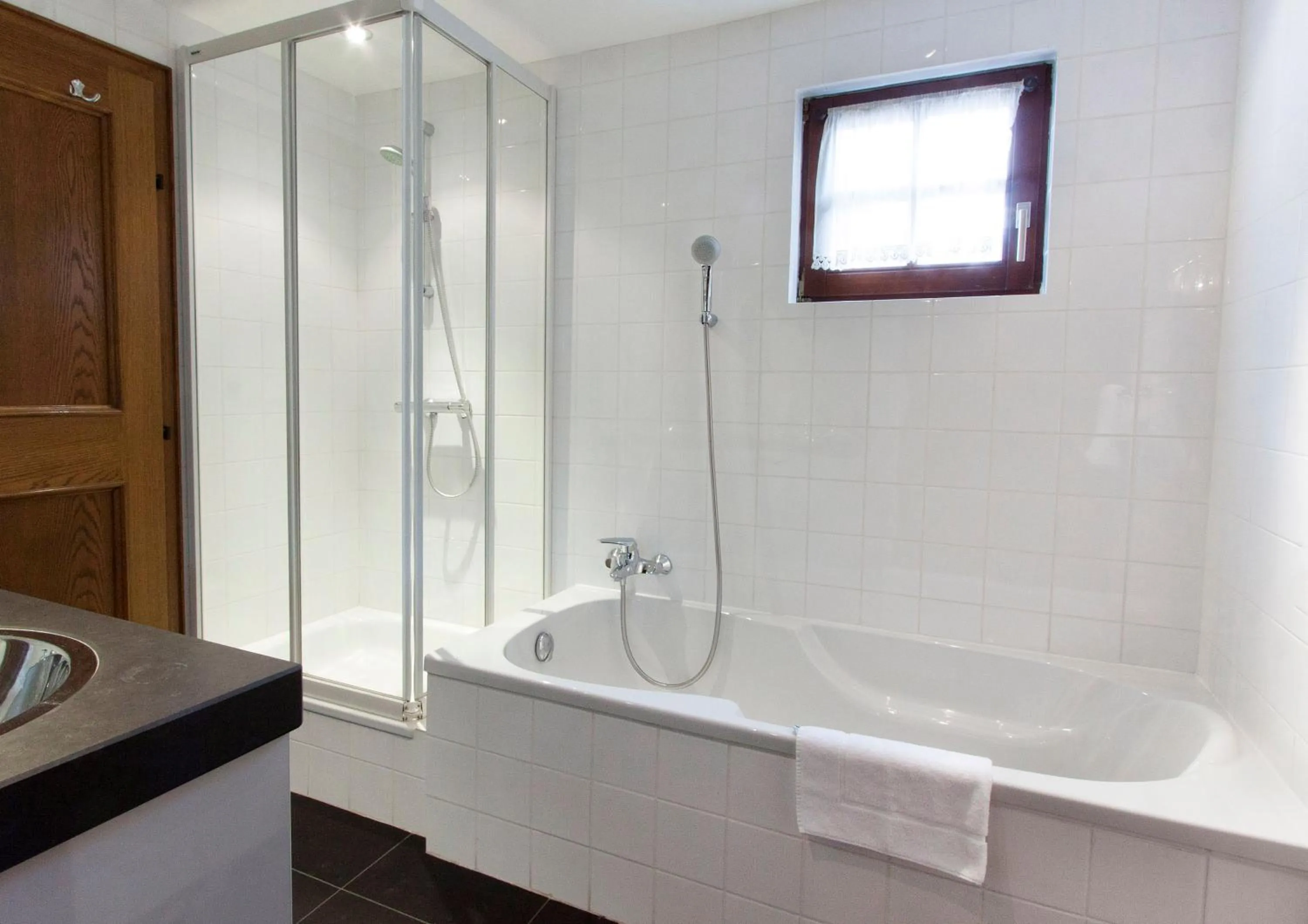 Bathroom in Appart Laijola