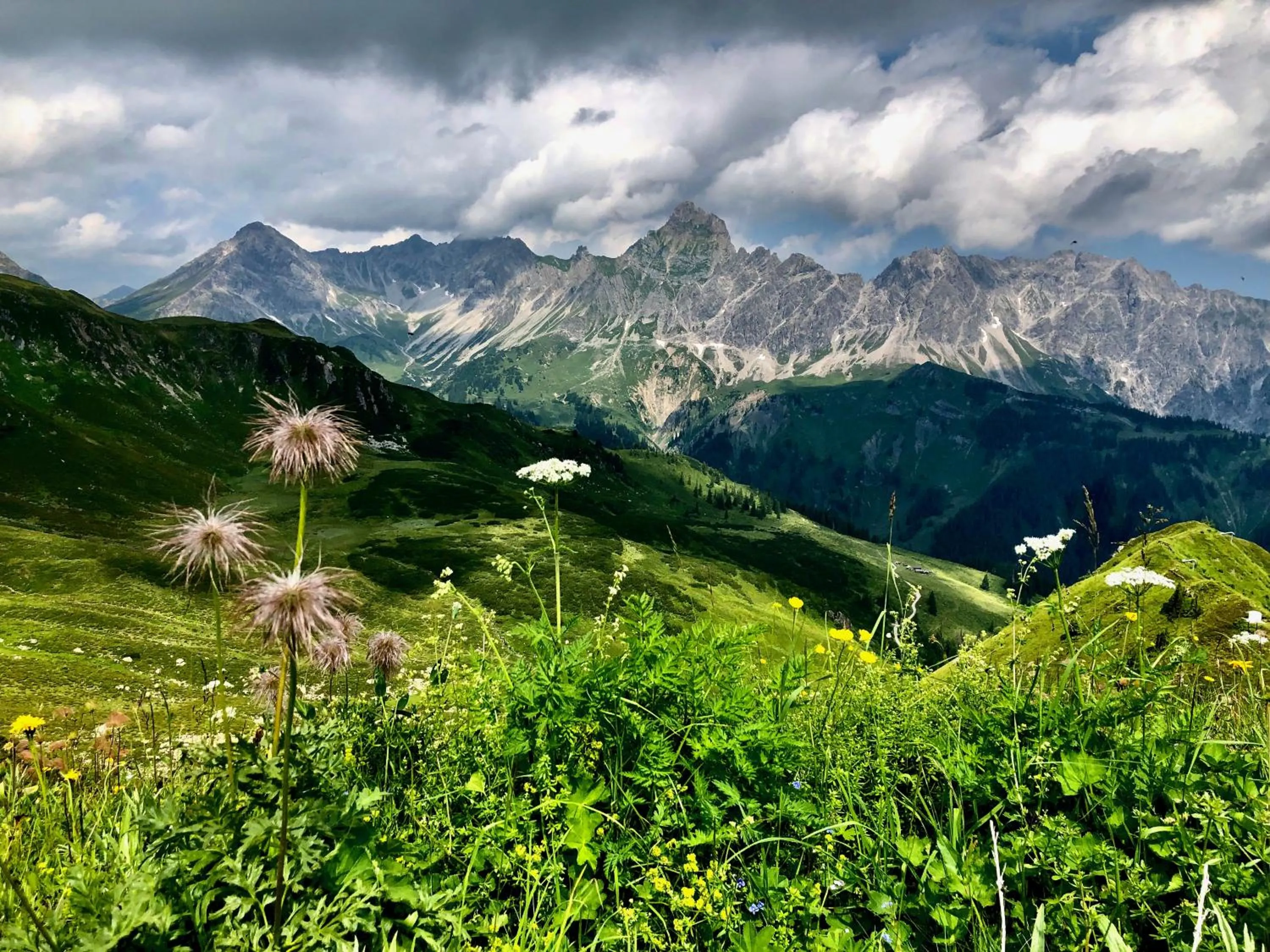 Hiking in Appart Laijola