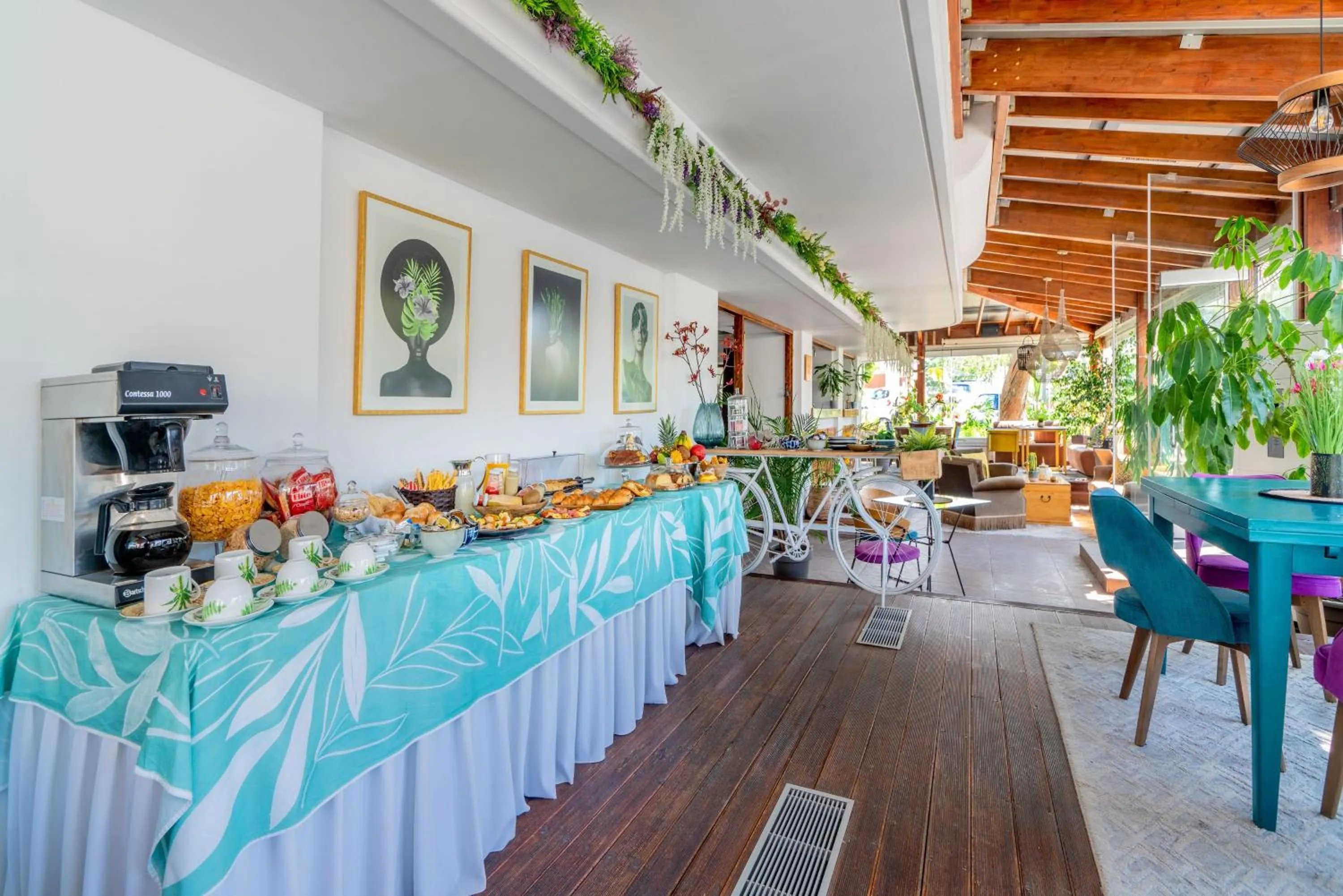 Restaurant/places to eat in Maison 66, Riviera Hotels