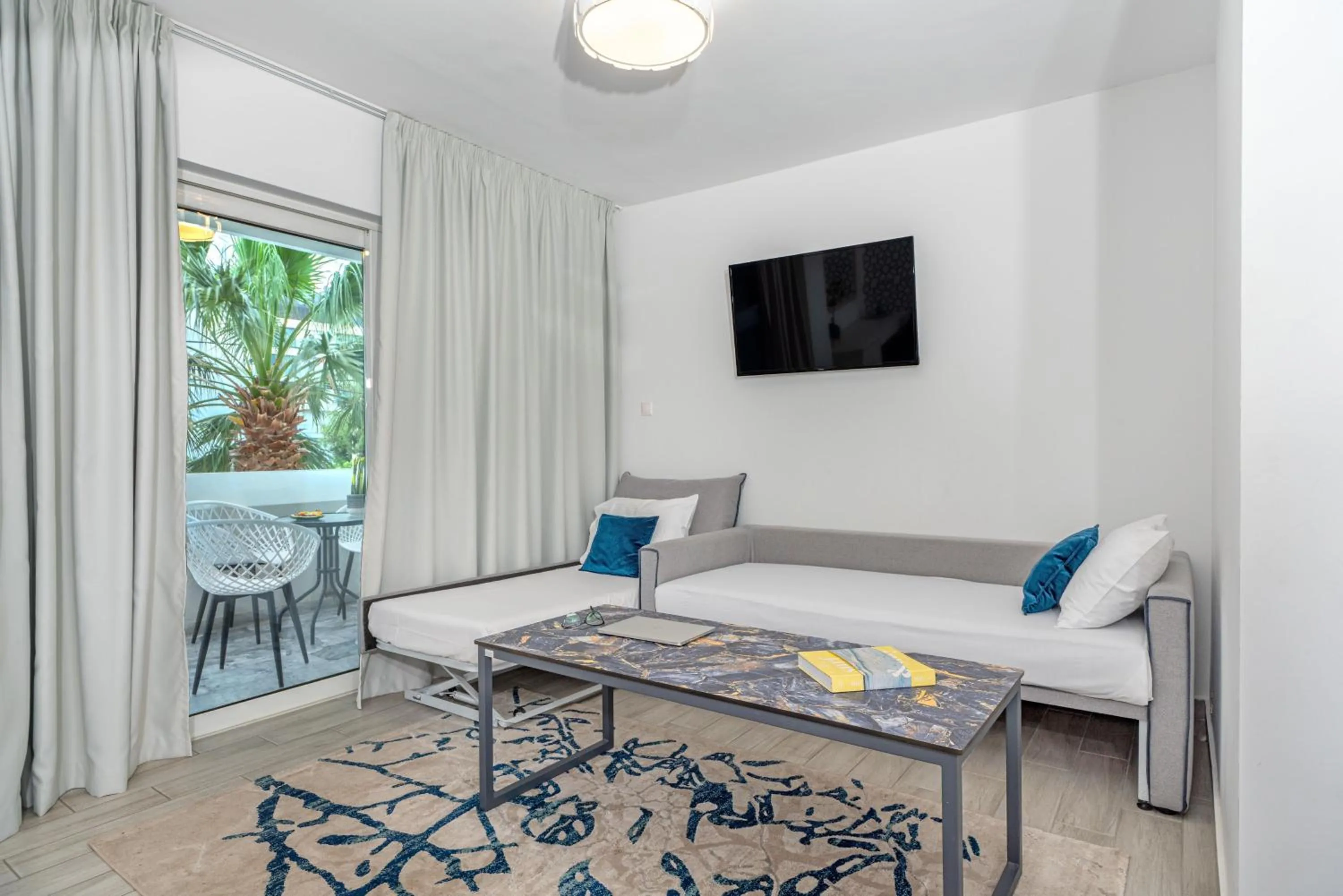 TV and multimedia in Maison 66, Riviera Hotels