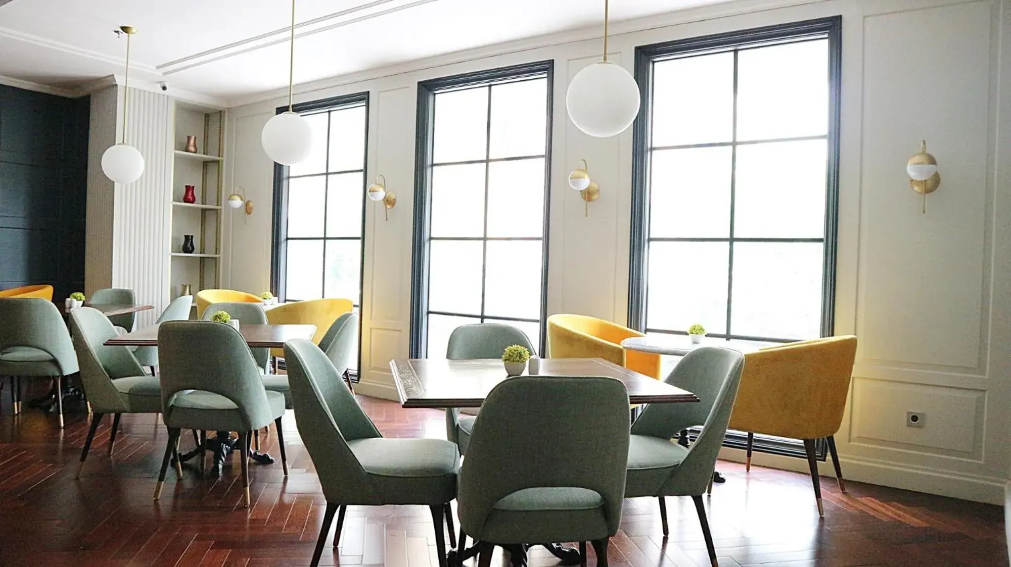 Restaurant/places to eat in Hotel Shalva Jakarta Restaurant/places to eat in Hotel Shalva Jakarta