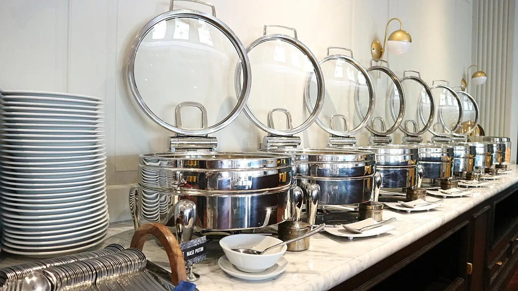 Restaurant/places to eat in Hotel Shalva Jakarta Restaurant/places to eat in Hotel Shalva Jakarta