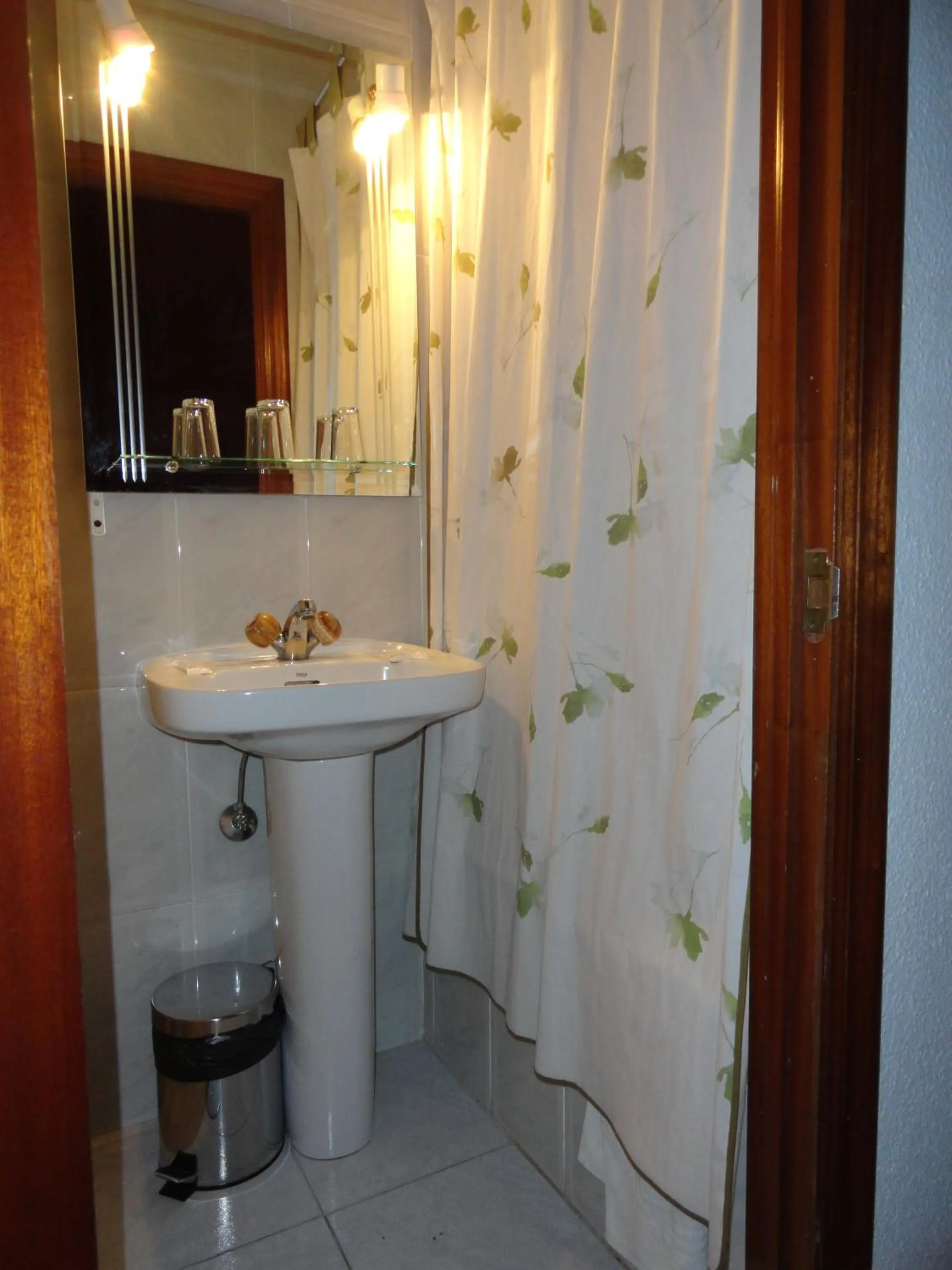 Bathroom in Fuencarral Kryse&Breogan