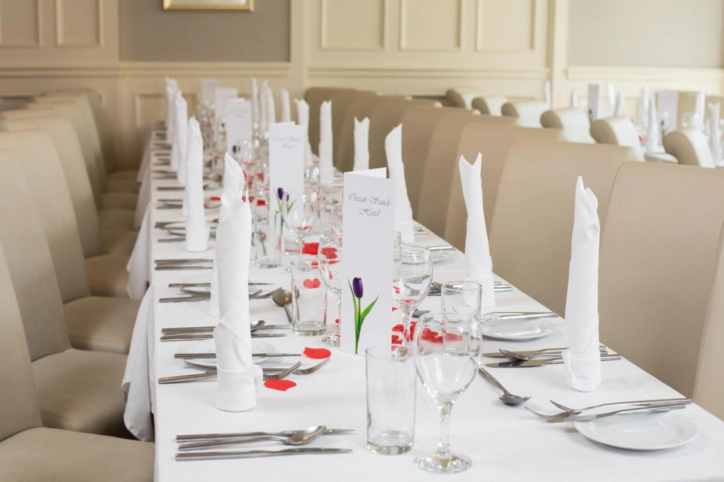 Restaurant/places to eat in Ocean Sands Hotel & Spa