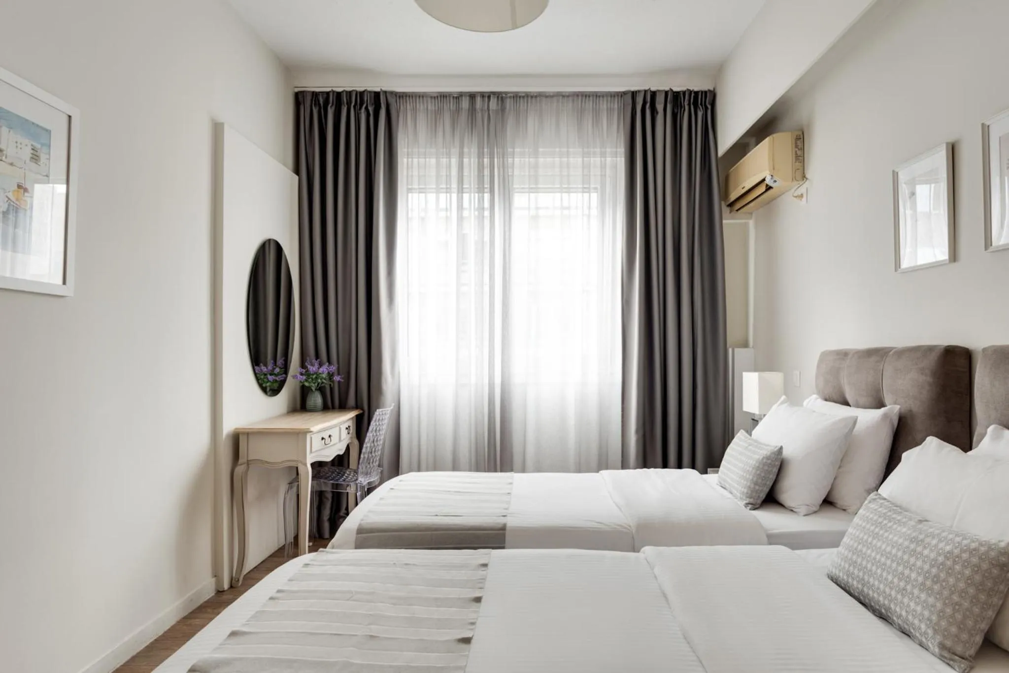 Bed in Syntagma Spotlight Residence