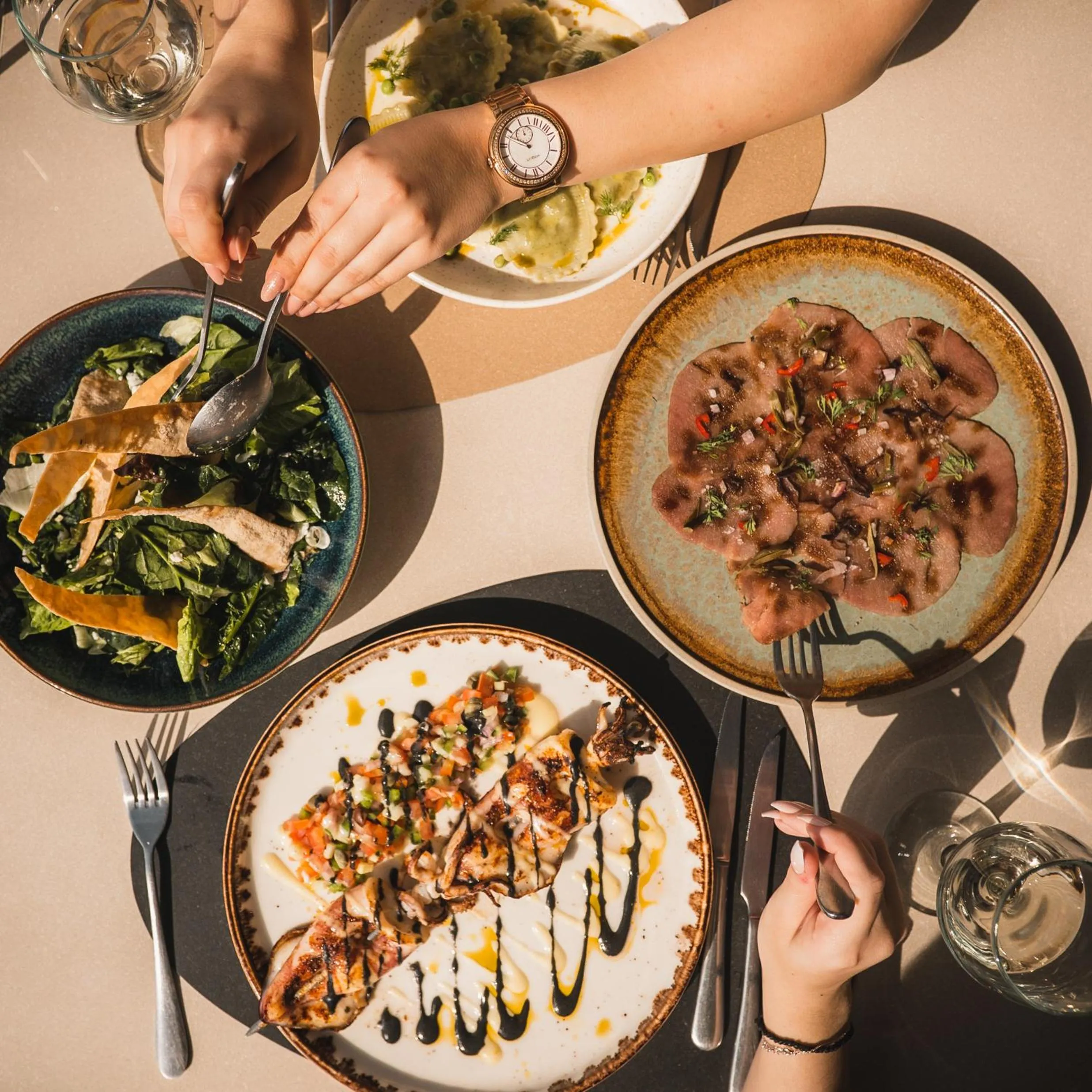 Restaurant/places to eat in Royal Sun