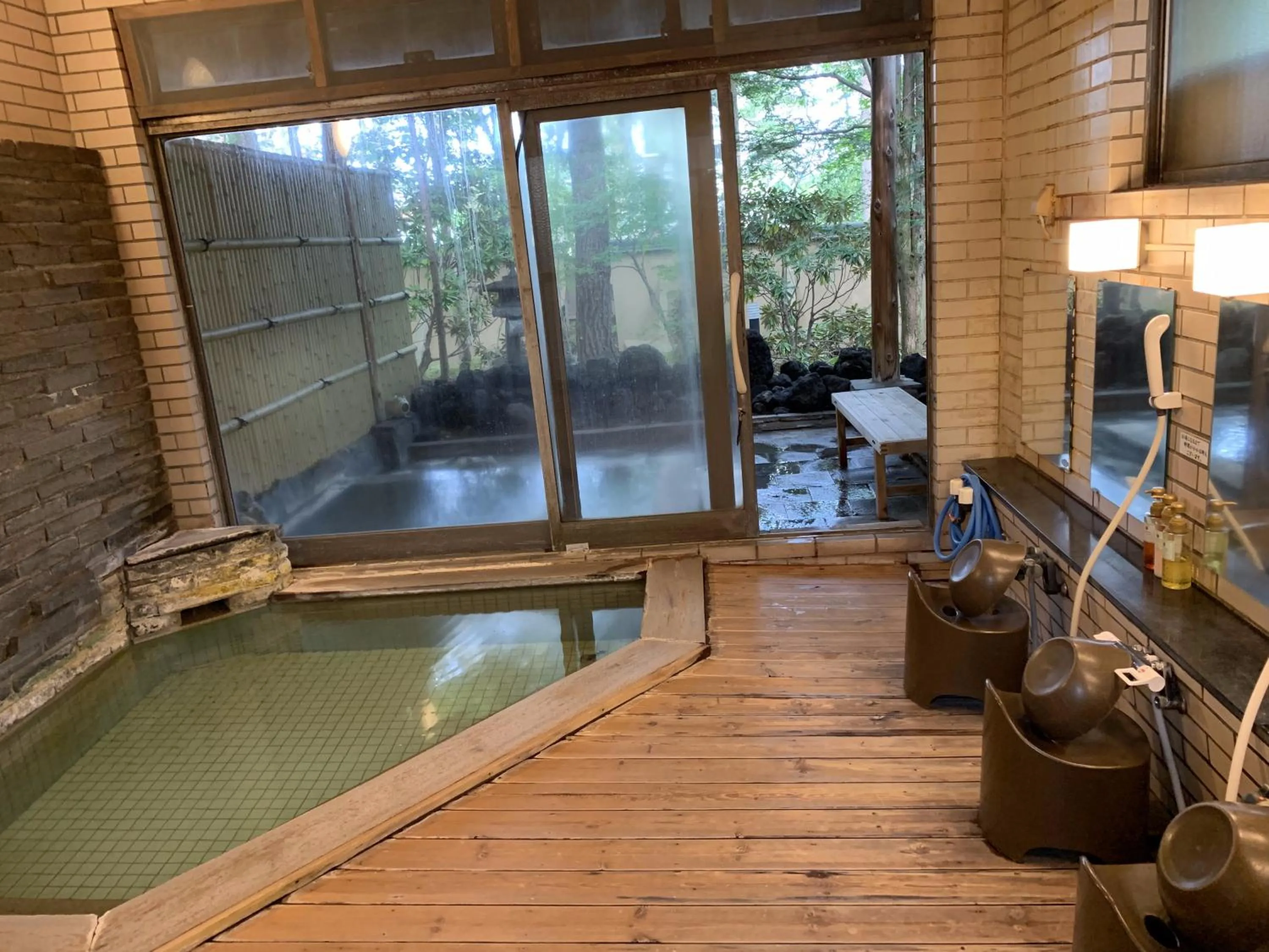 Hot Spring Bath in ELE Hotel Onsen Ryokufutei