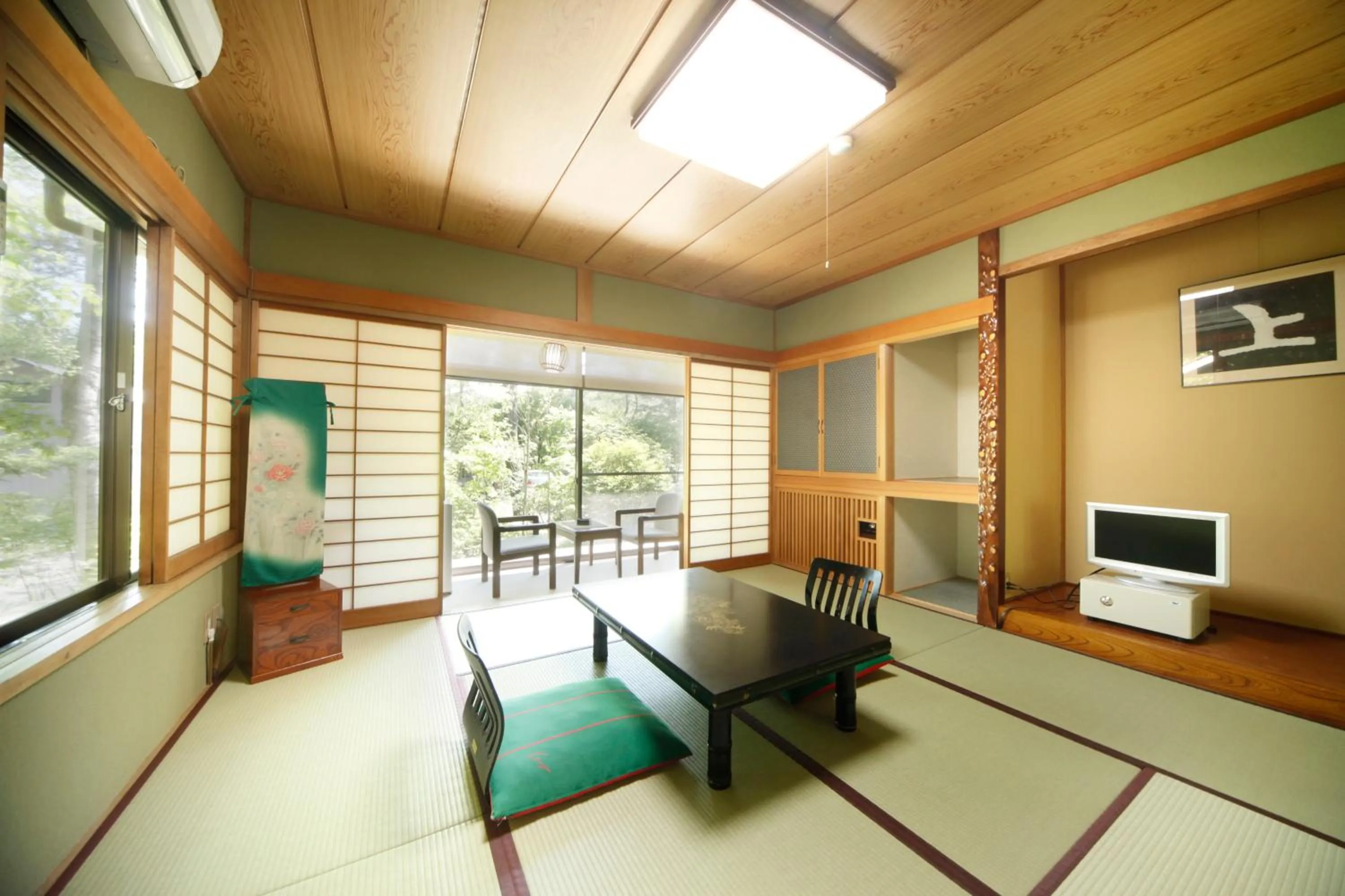Photo of the whole room in ELE Hotel Onsen Ryokufutei