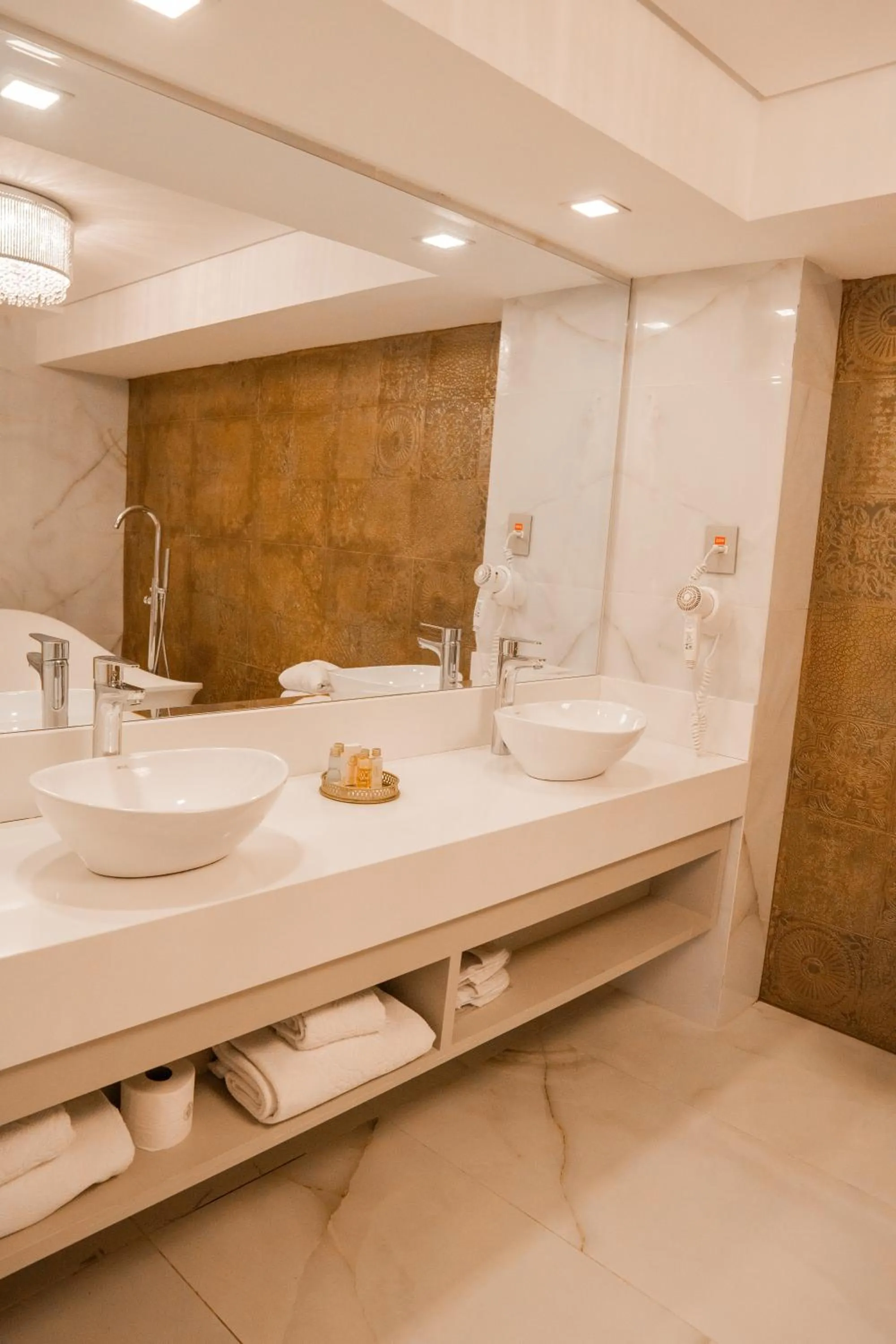 Shower in Daara Transamerica Collection Gramado