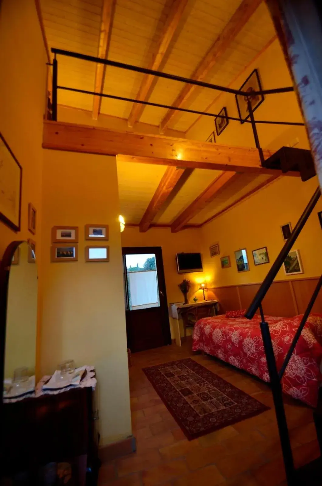 Triple Room with View in Manouche Affittacamere Osteria Triple Room with View in Manouche Affittacamere Osteria