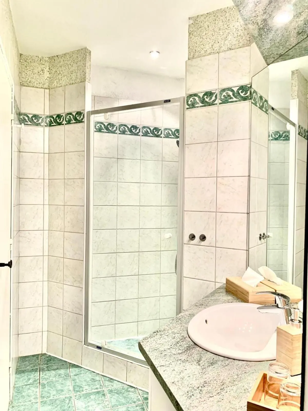 Shower in Le Barry du Grand Chemin