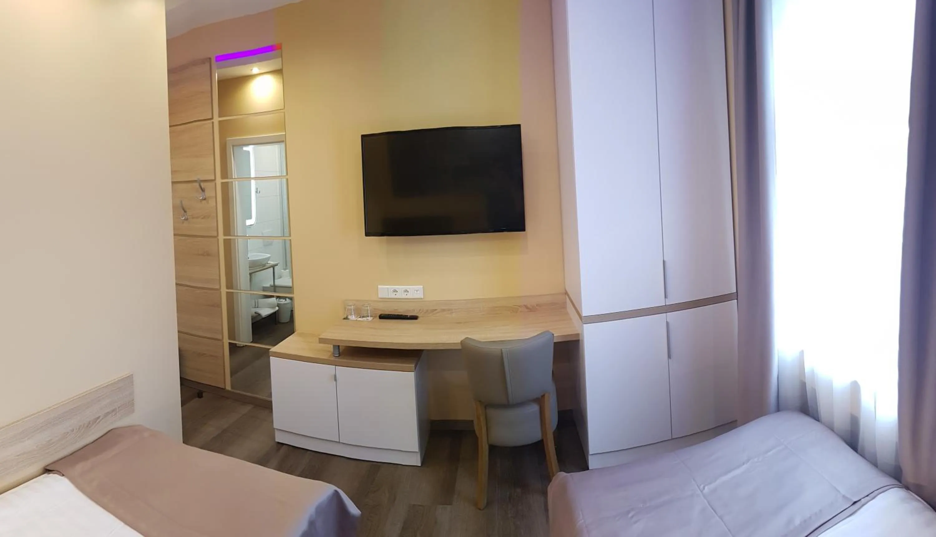 Photo of the whole room, Bed in Hotel Haus Büderich