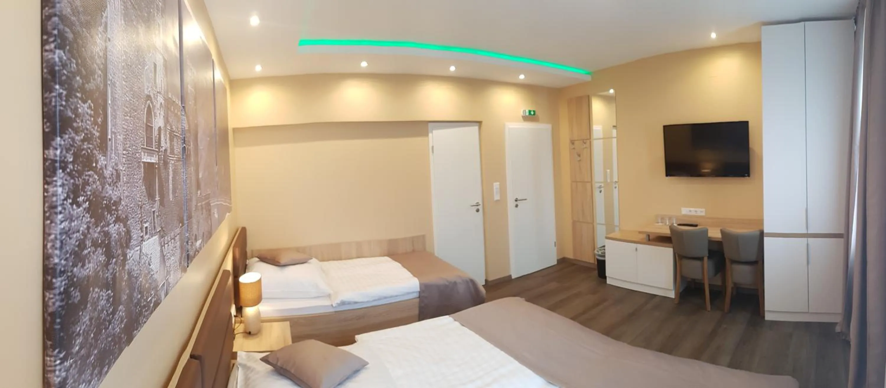 Photo of the whole room, Bed in Hotel Haus Büderich