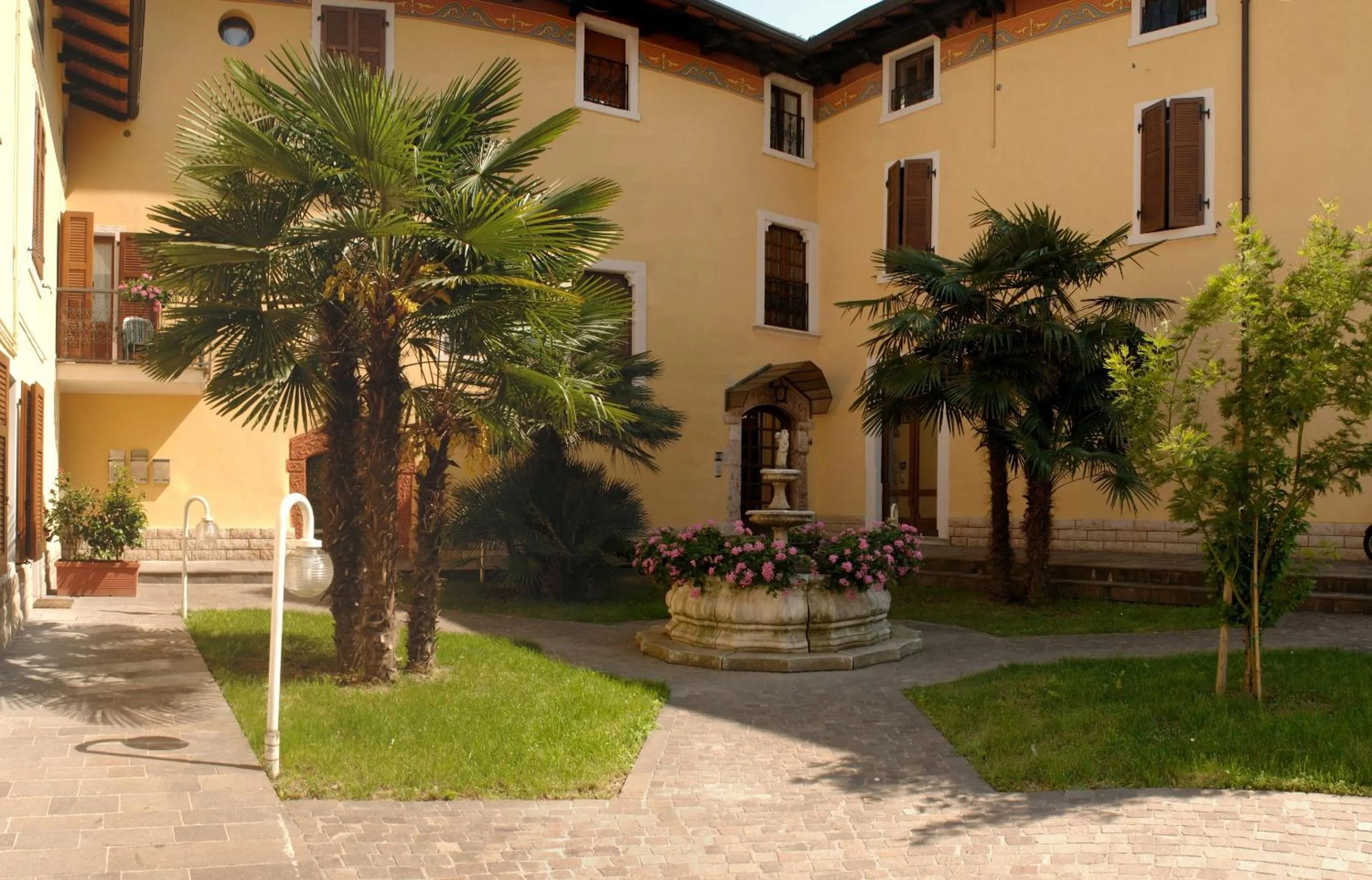 Facade/entrance in Residence Villa degli Aranci