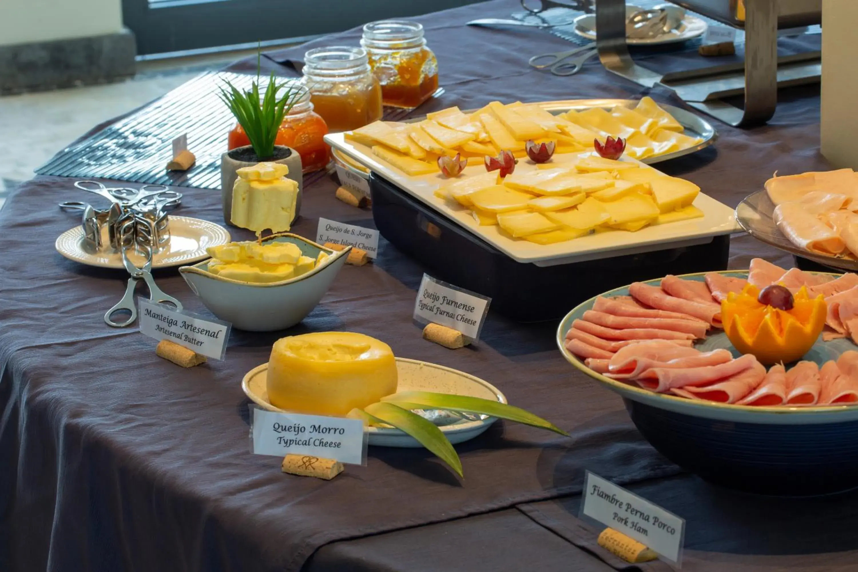 Food and drinks in Hotel do Mar Food and drinks in Hotel do Mar