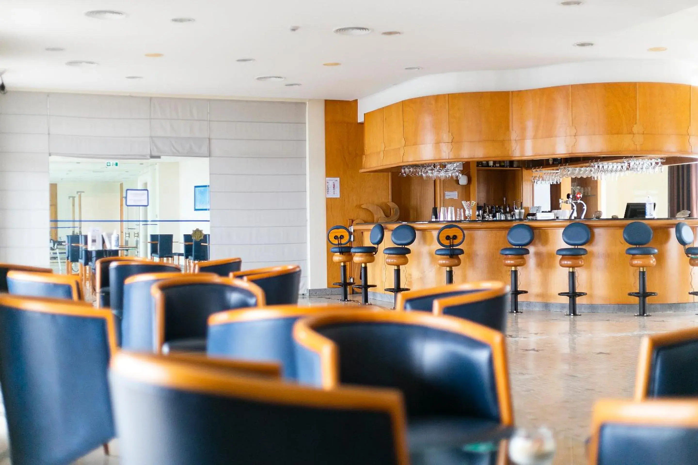 Lounge or bar in Hotel do Mar Lounge or bar in Hotel do Mar