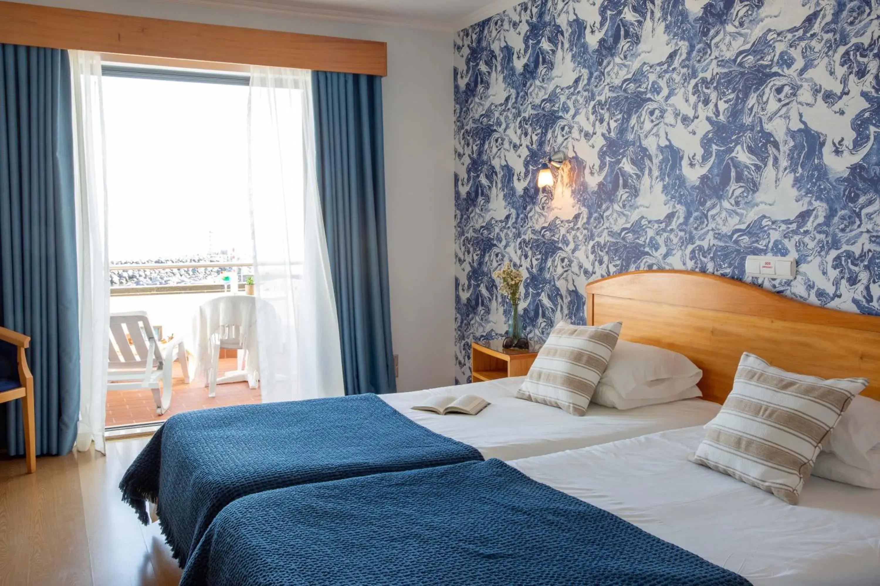 Balcony/Terrace, Bed in Hotel do Mar Balcony/Terrace, Bed in Hotel do Mar