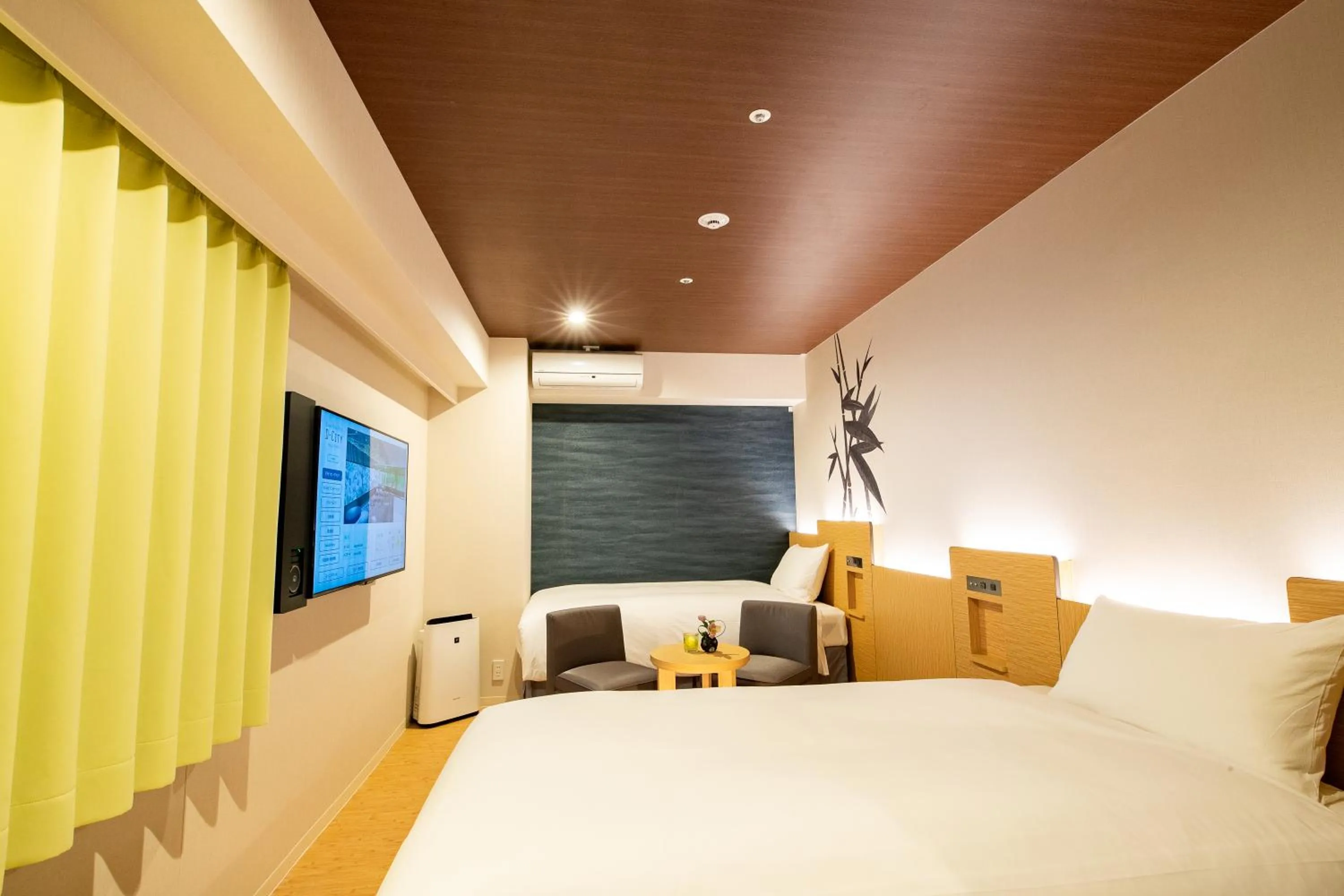 Photo of the whole room, Bed in Daiwa Roynet Hotel Nagoya Fushimi
