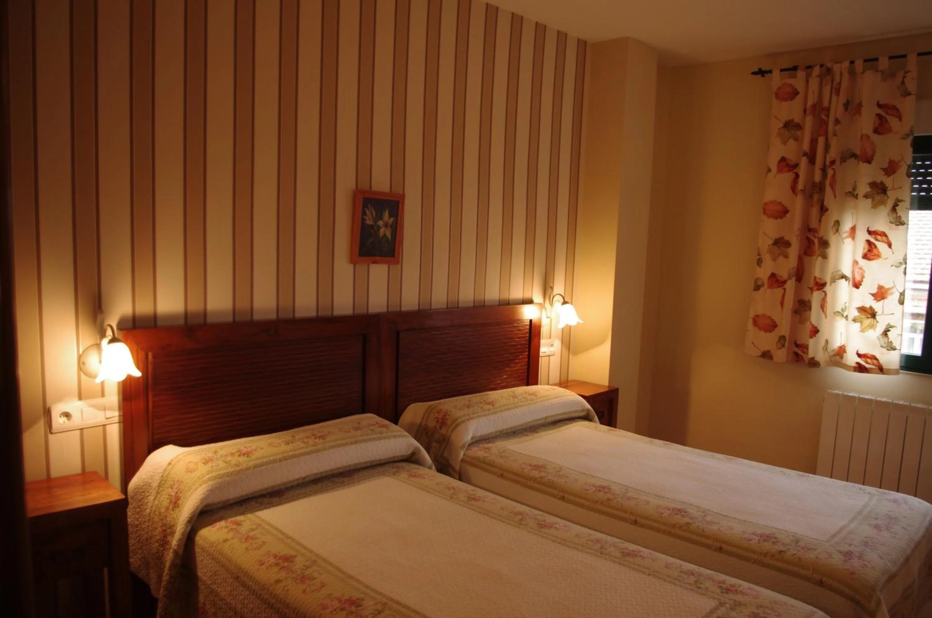 Bedroom, Bed in Hotel La Jara-Arribes