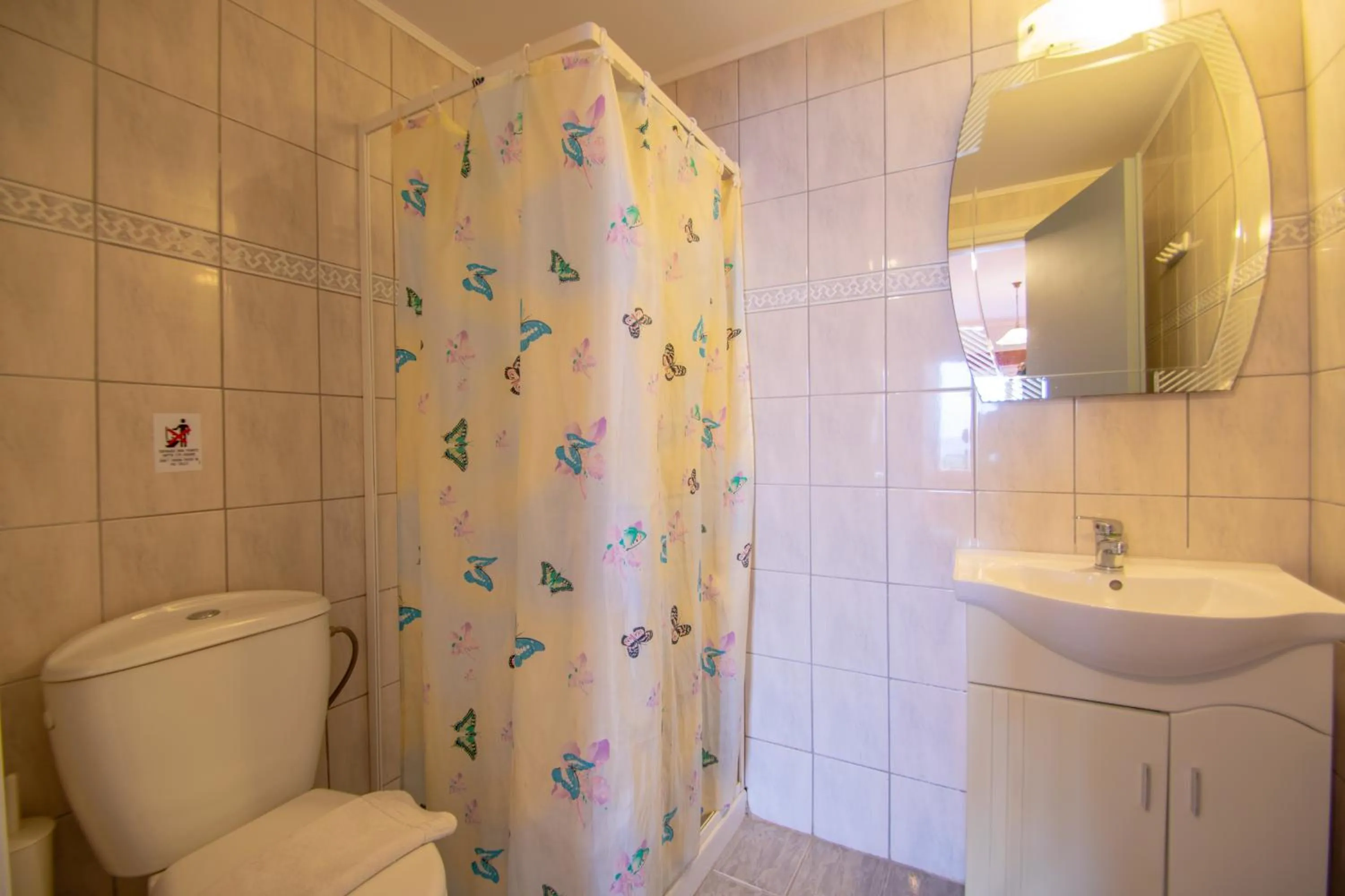 Shower in Agoulos Beach Hotel