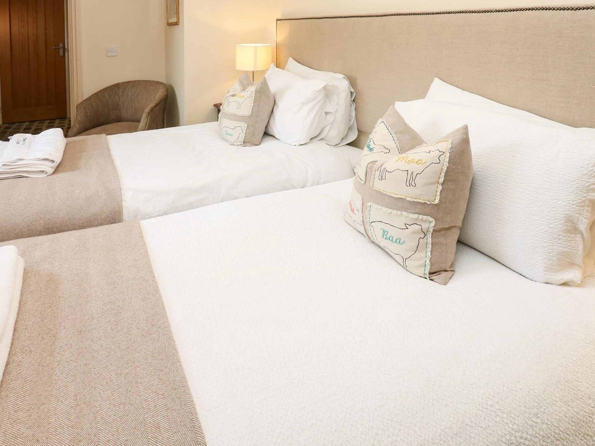 Property building, Bed in Cross Cottage