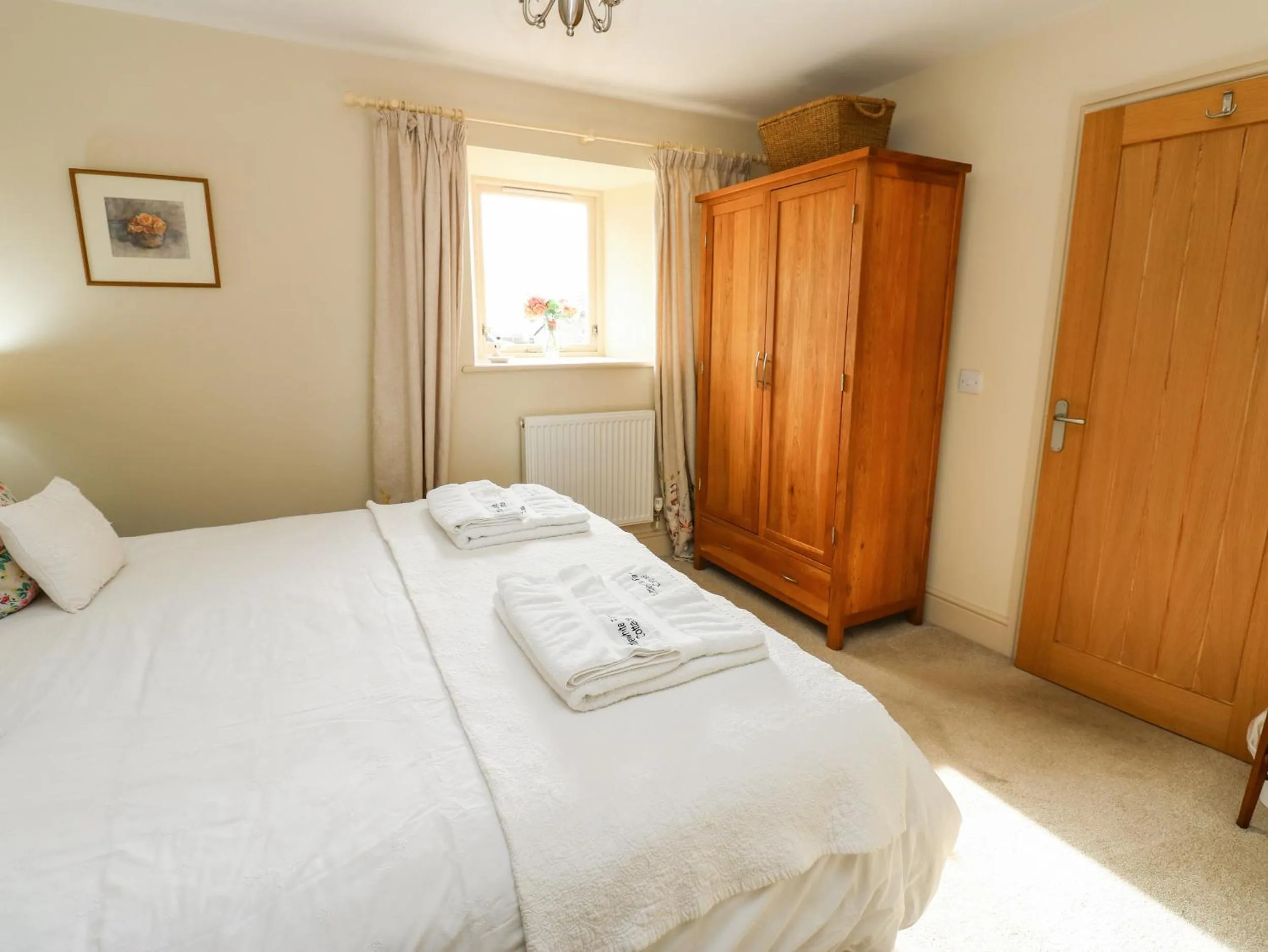 Property building, Bed in Cross Cottage