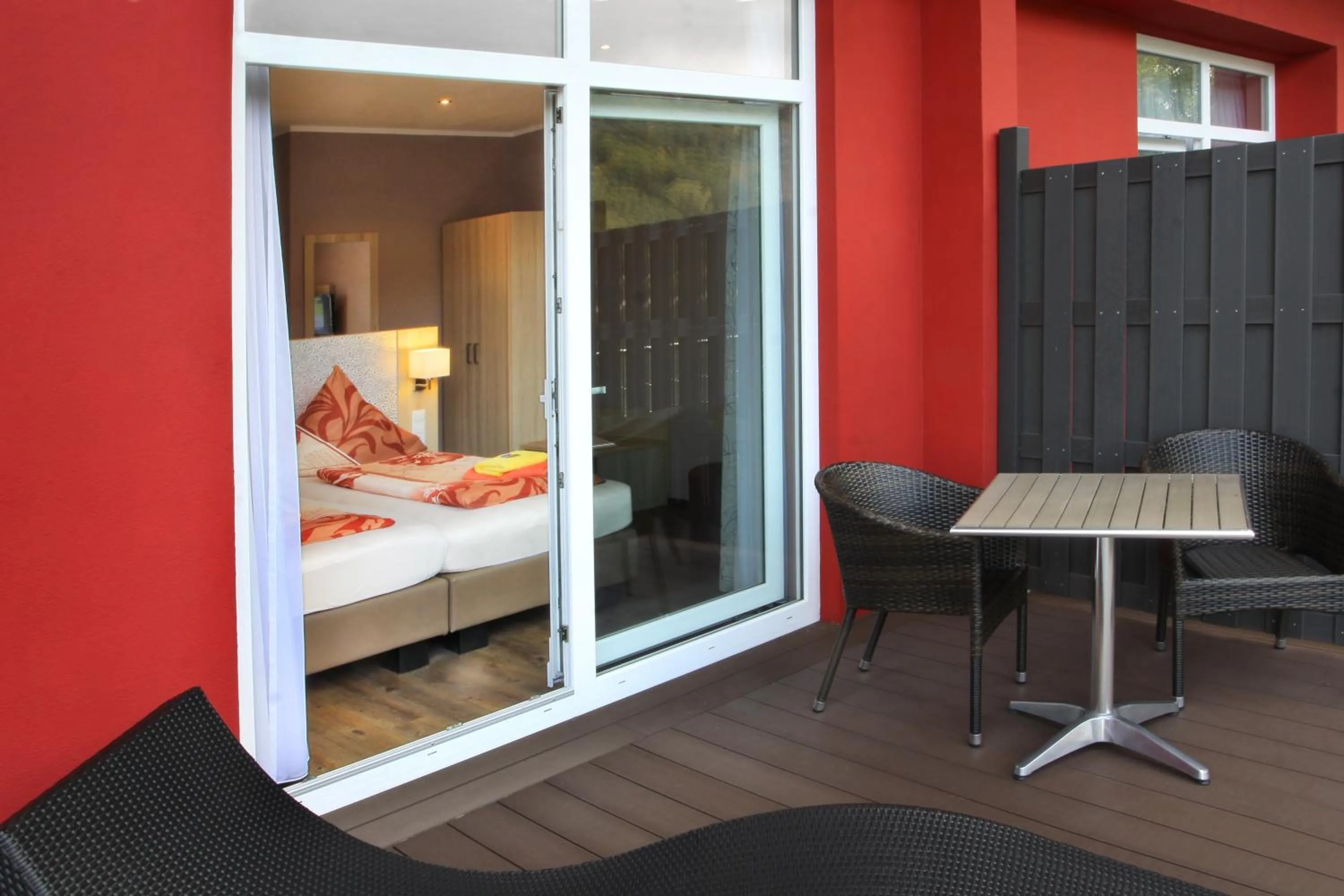 Balcony/Terrace, Bed in Hotel Rheinkönig