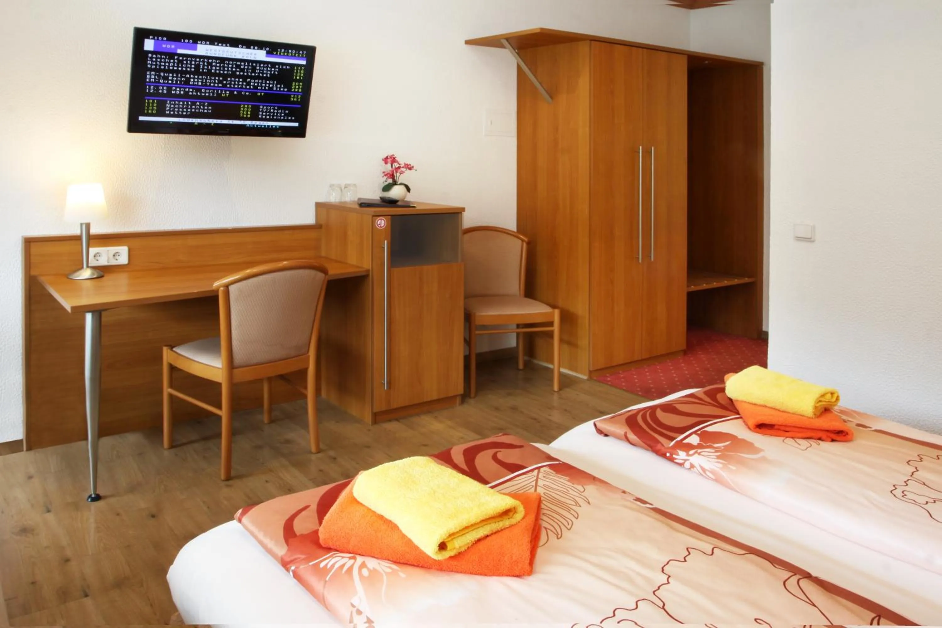 Photo of the whole room, Bed in Hotel Rheinkönig