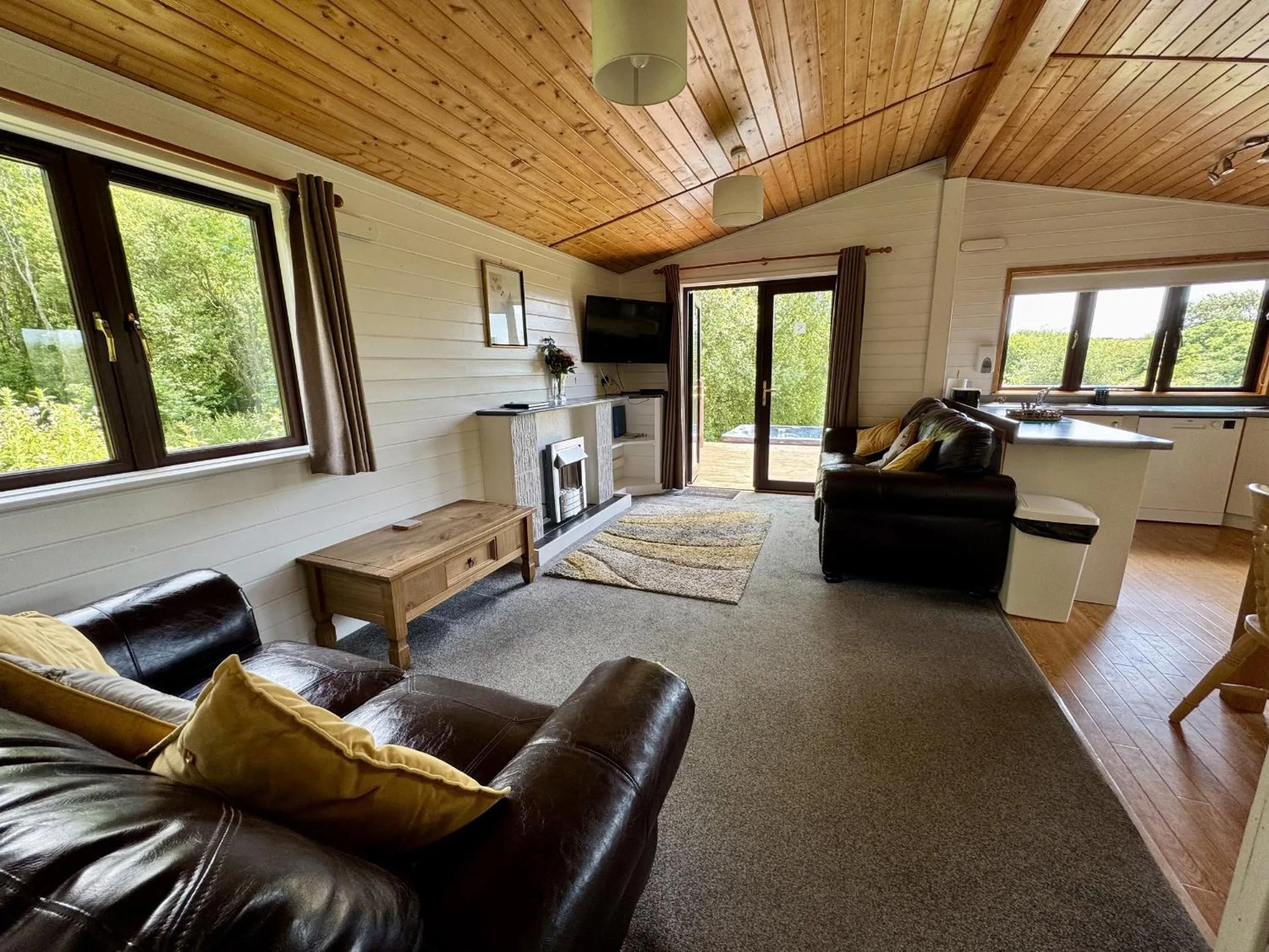 Property building in Willow Lodge