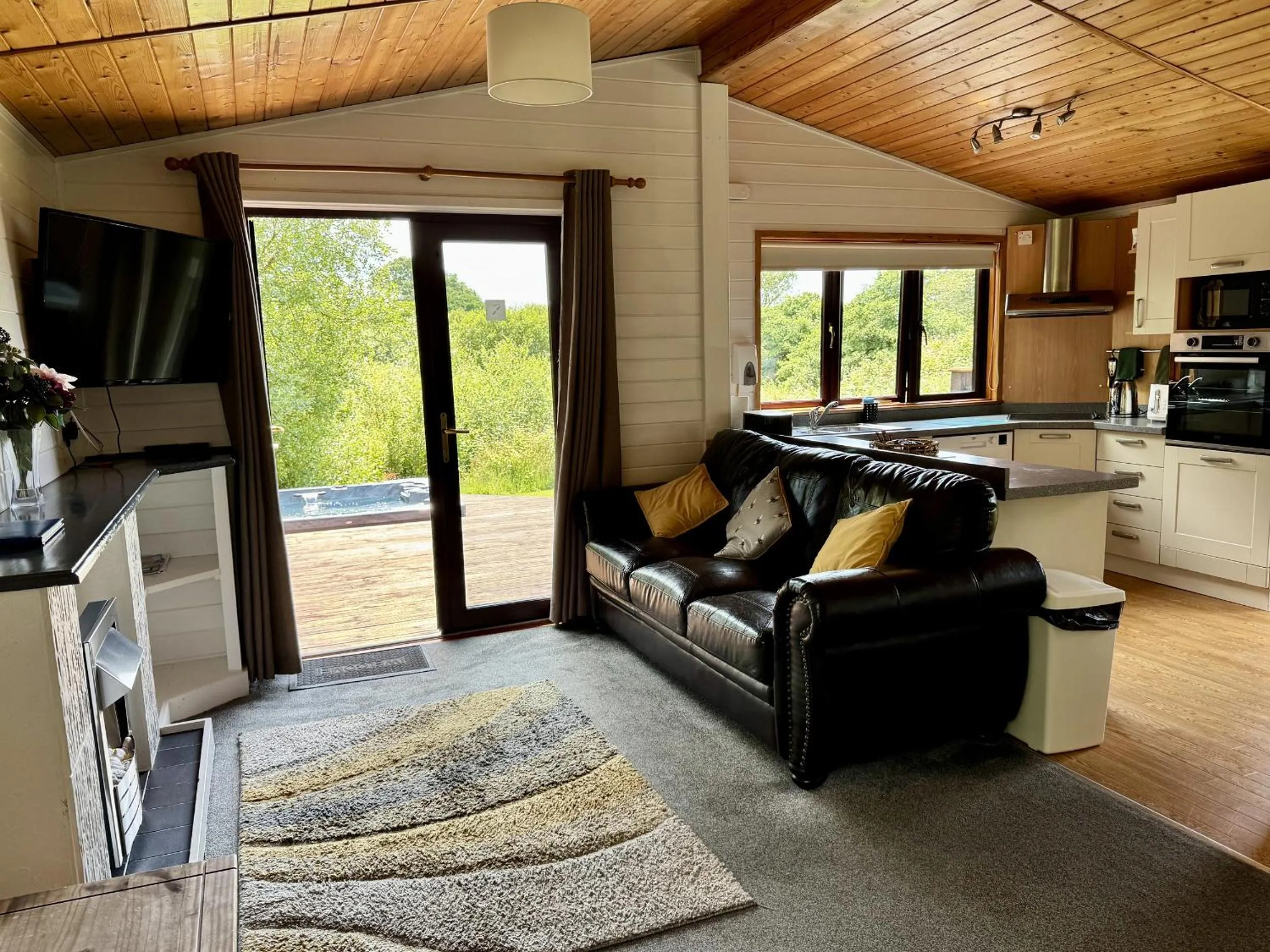 Property building in Willow Lodge
