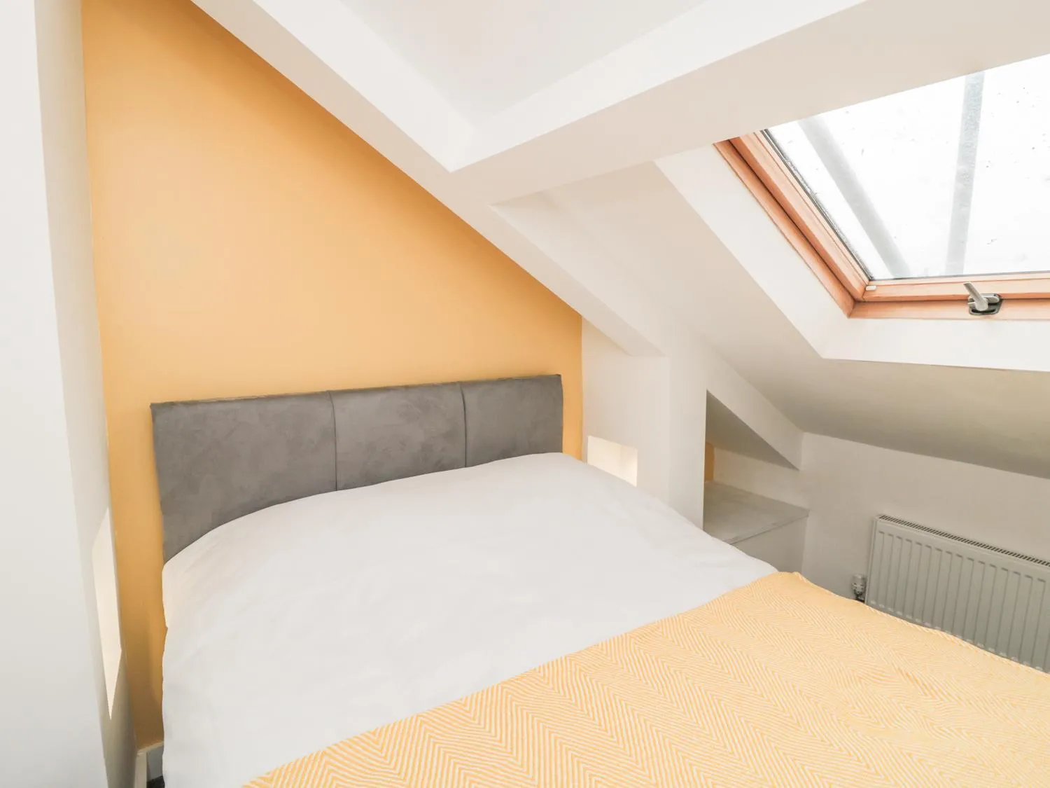 Bed in 11A Church Street