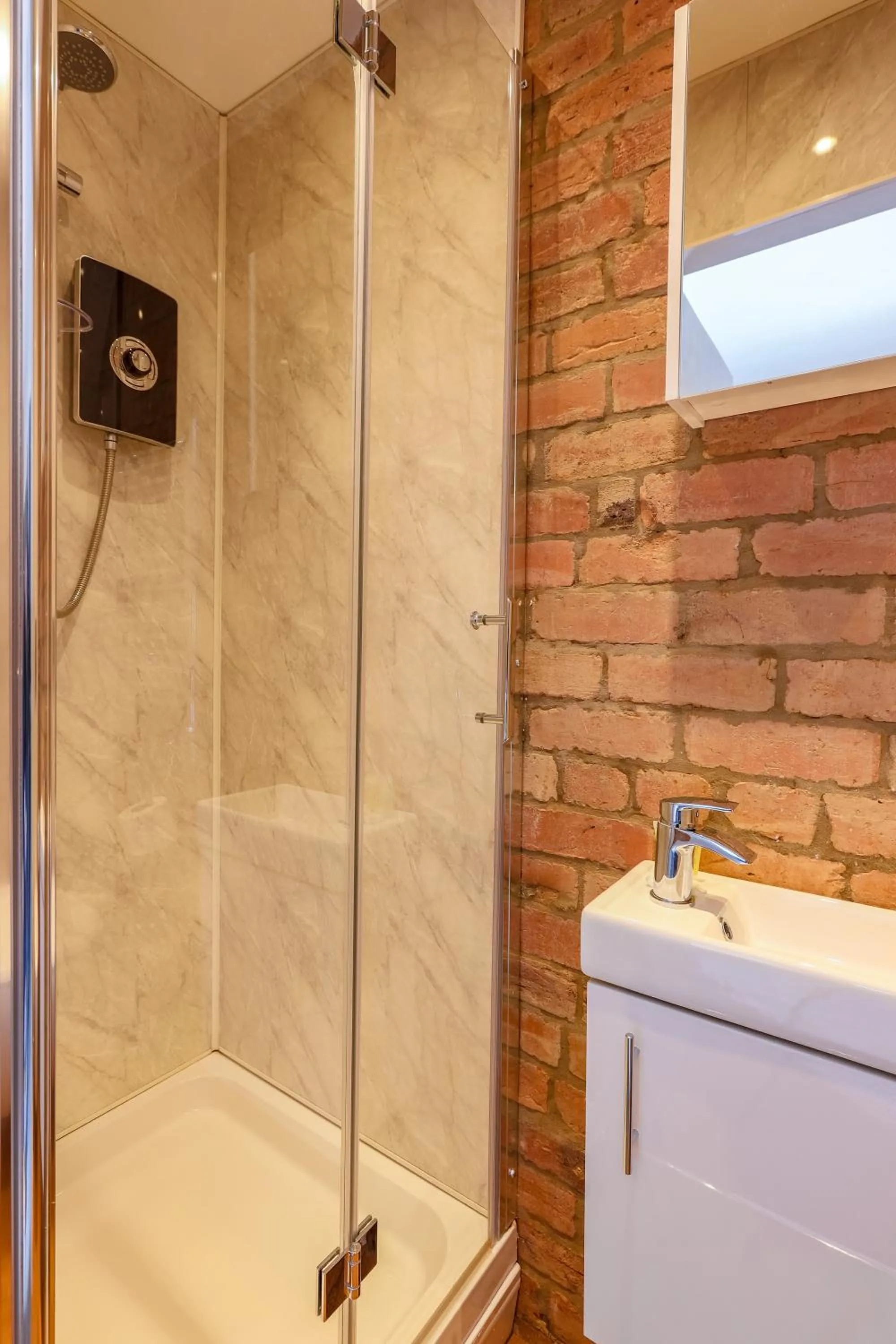 Shower in Salisbury Street Guesthouse