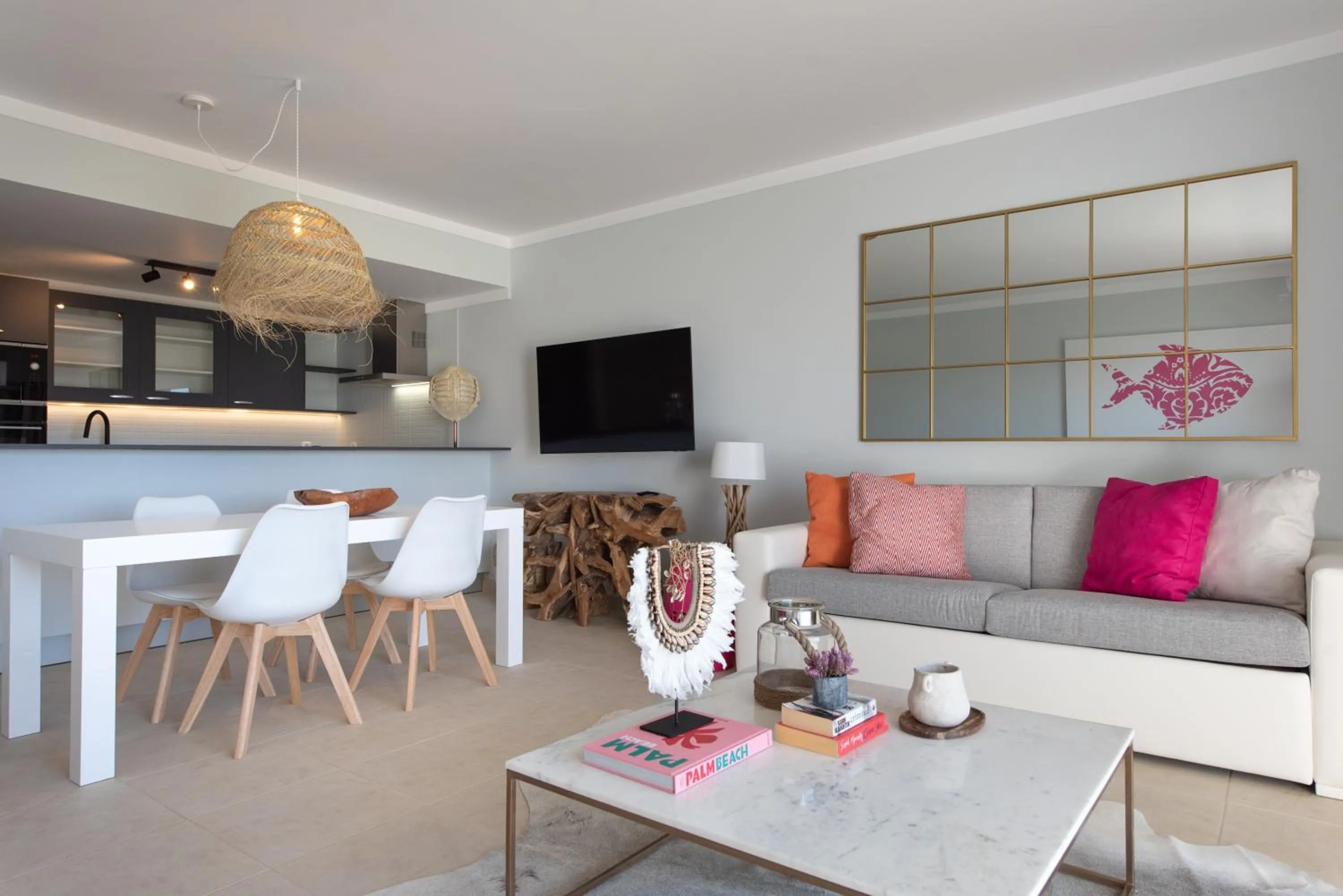 TV and multimedia in Vista Marina Apartamentos Turisticos