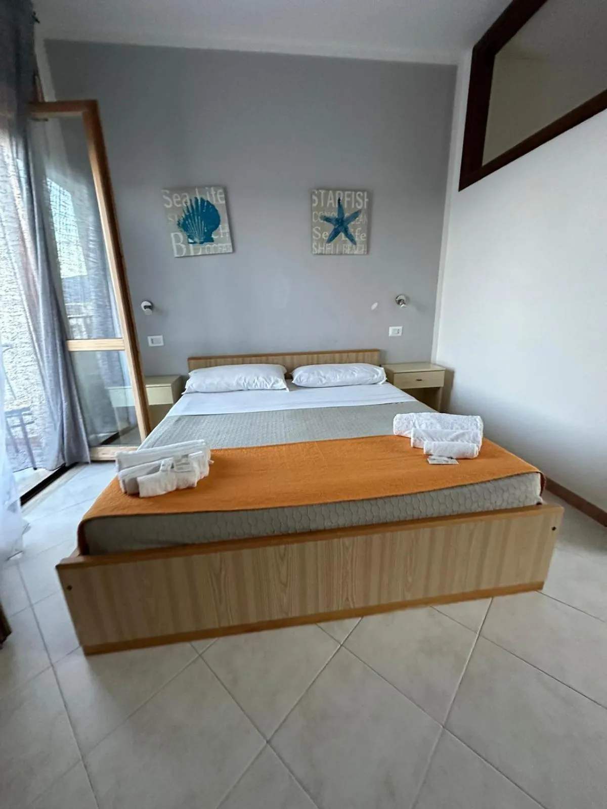 Bed in Hotel Residence il villaggio Lì cylentos Policastro Scario a 100 mt dal mare