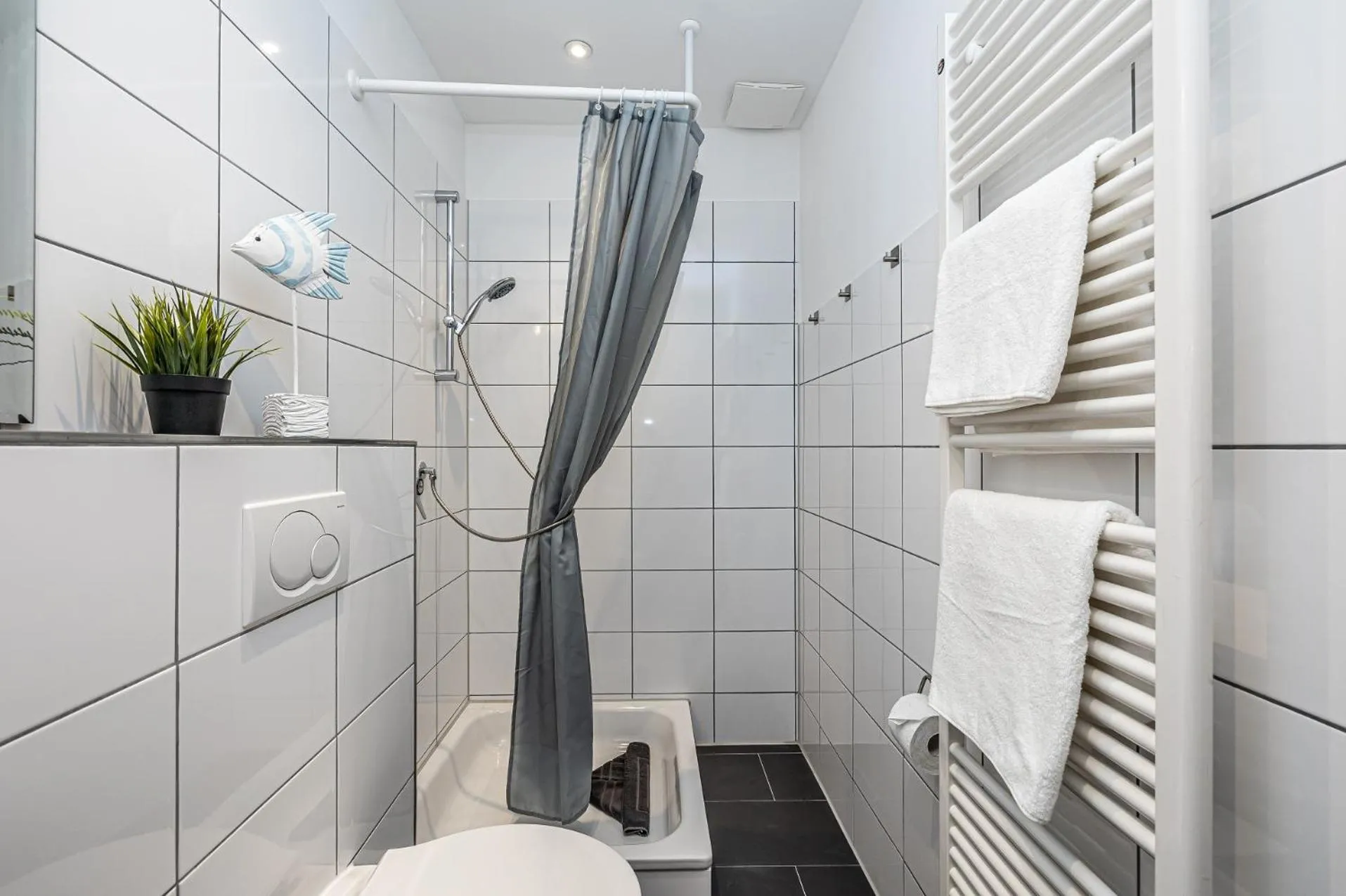 Bathroom in Appartementhaus Gouverneur-Maxse Büsum