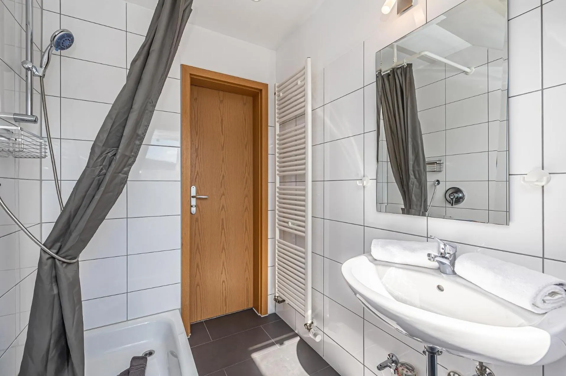 Bathroom in Appartementhaus Gouverneur-Maxse Büsum