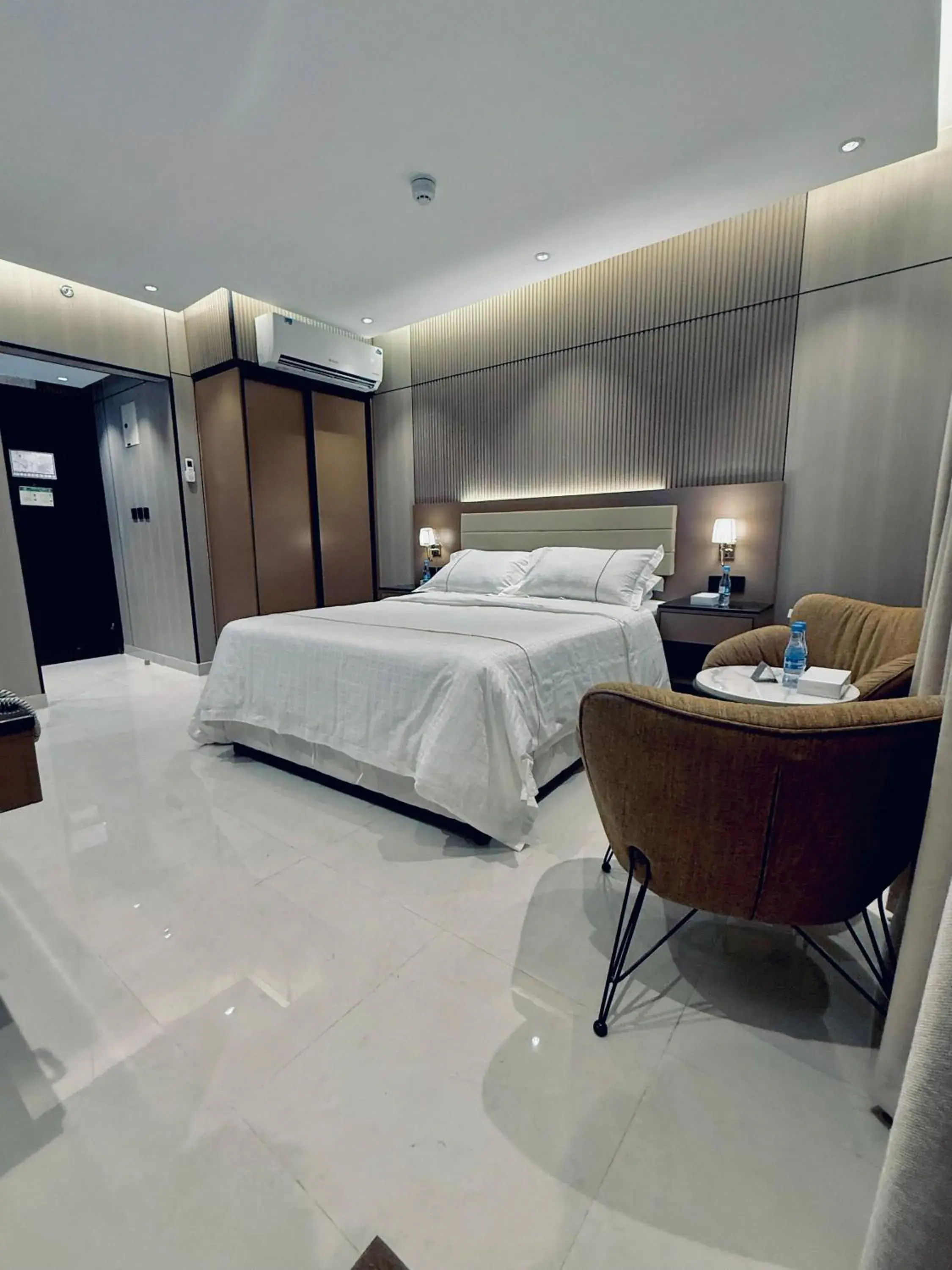 Photo of the whole room, Bed in Hyatt Buyutat Serviced Apartments Photo of the whole room, Bed in Hyatt Buyutat Serviced Apartments