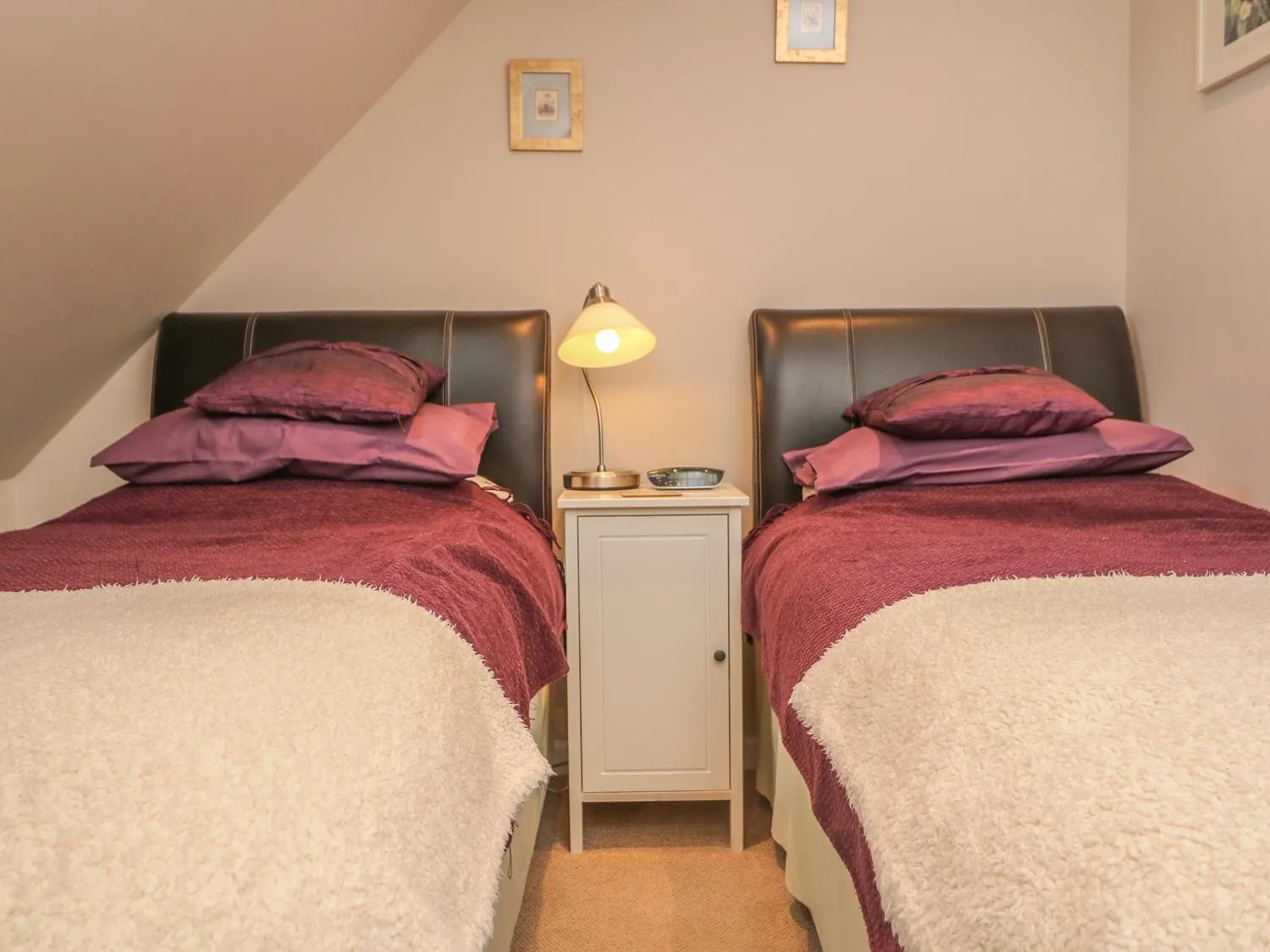 Bed in Temple Mews