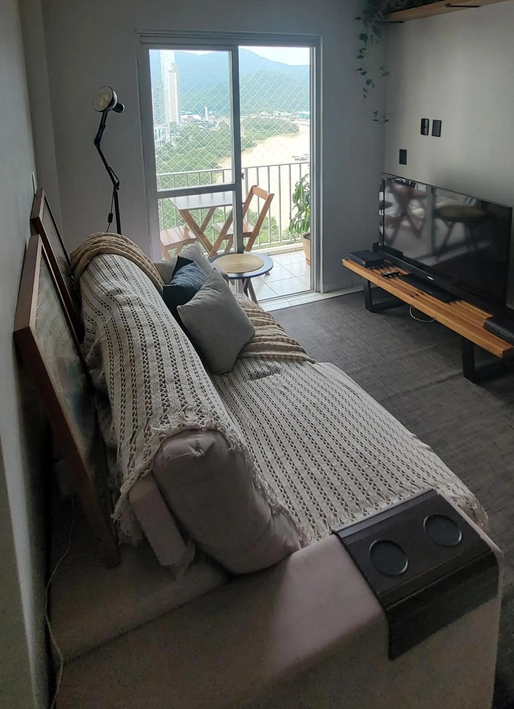 Communal lounge/ TV room, Bed in Apto na Quadra do Mar e Vista para o Rio