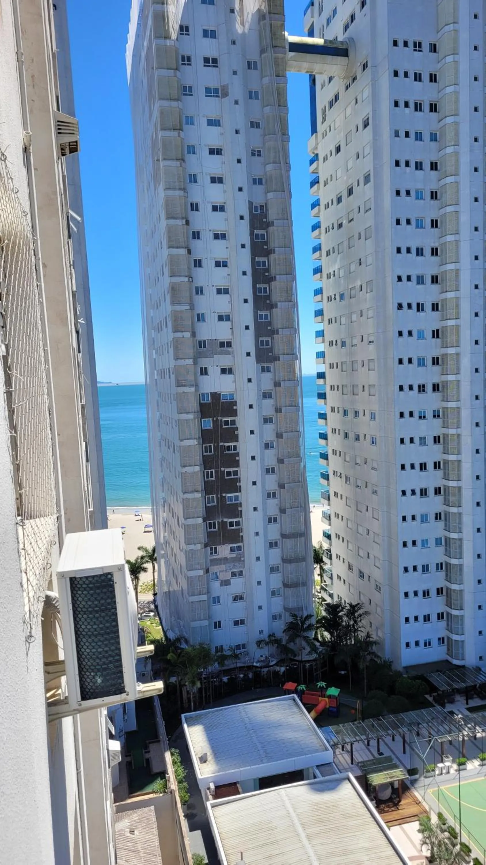 Sea view in Apto na Quadra do Mar e Vista para o Rio