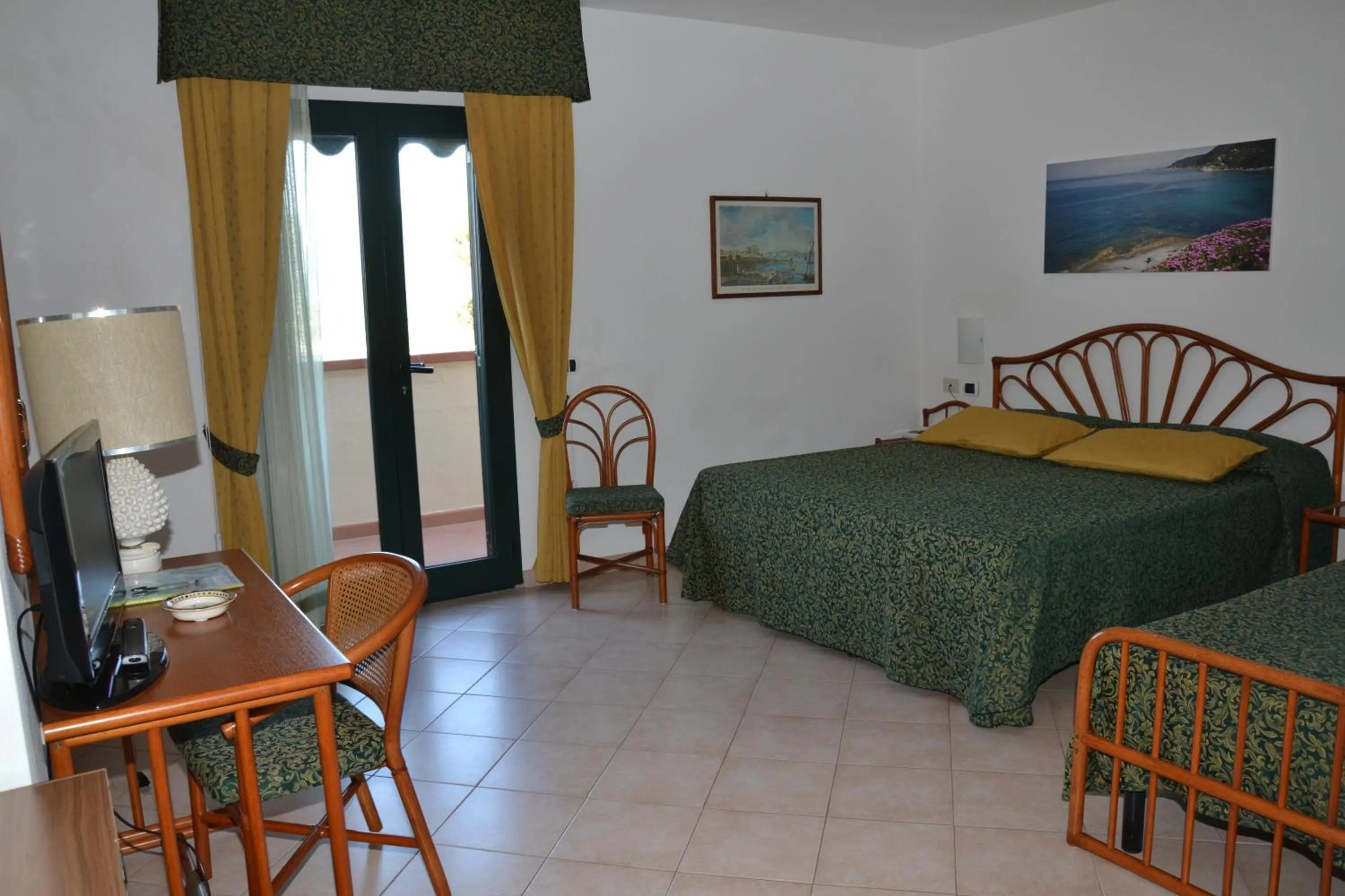 Photo of the whole room in Albergo Le Briciole
