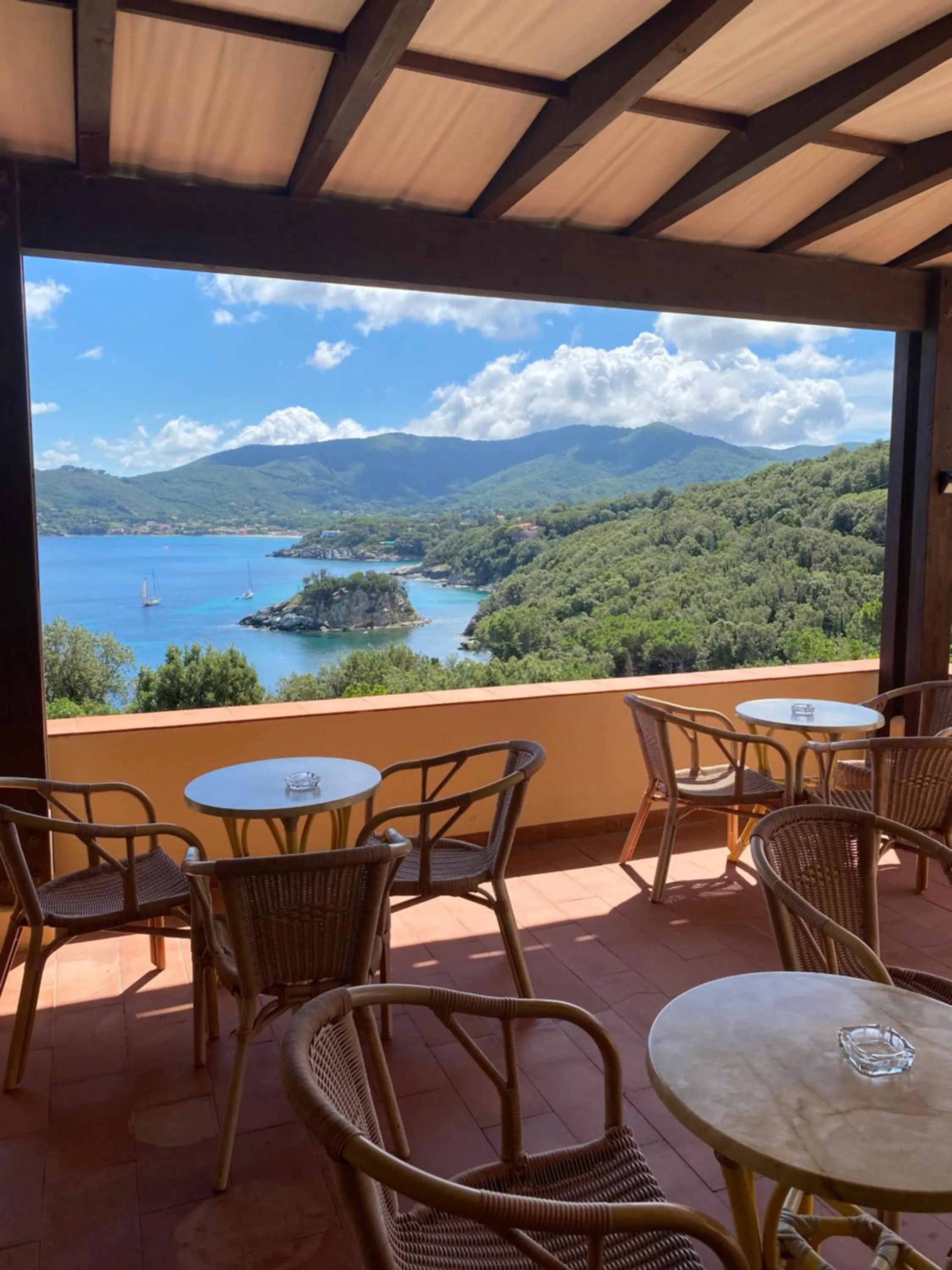 Facade/entrance in Albergo Le Briciole