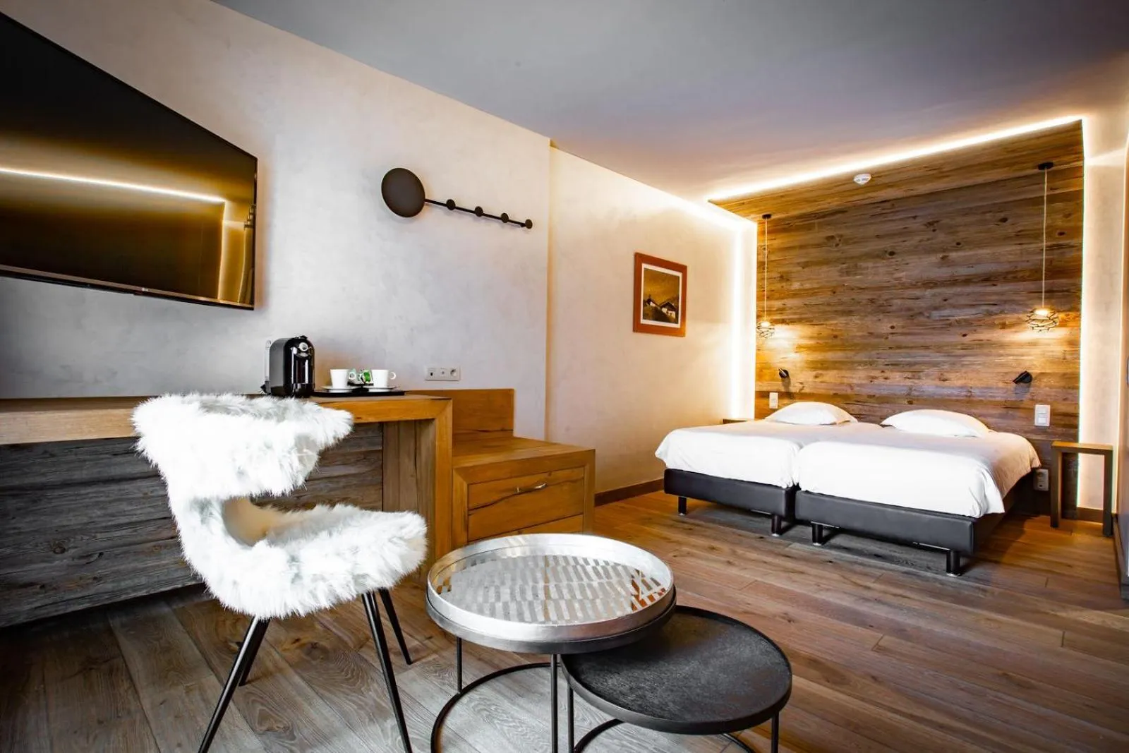 Bed in Hôtel Champs Fleuris Morzine