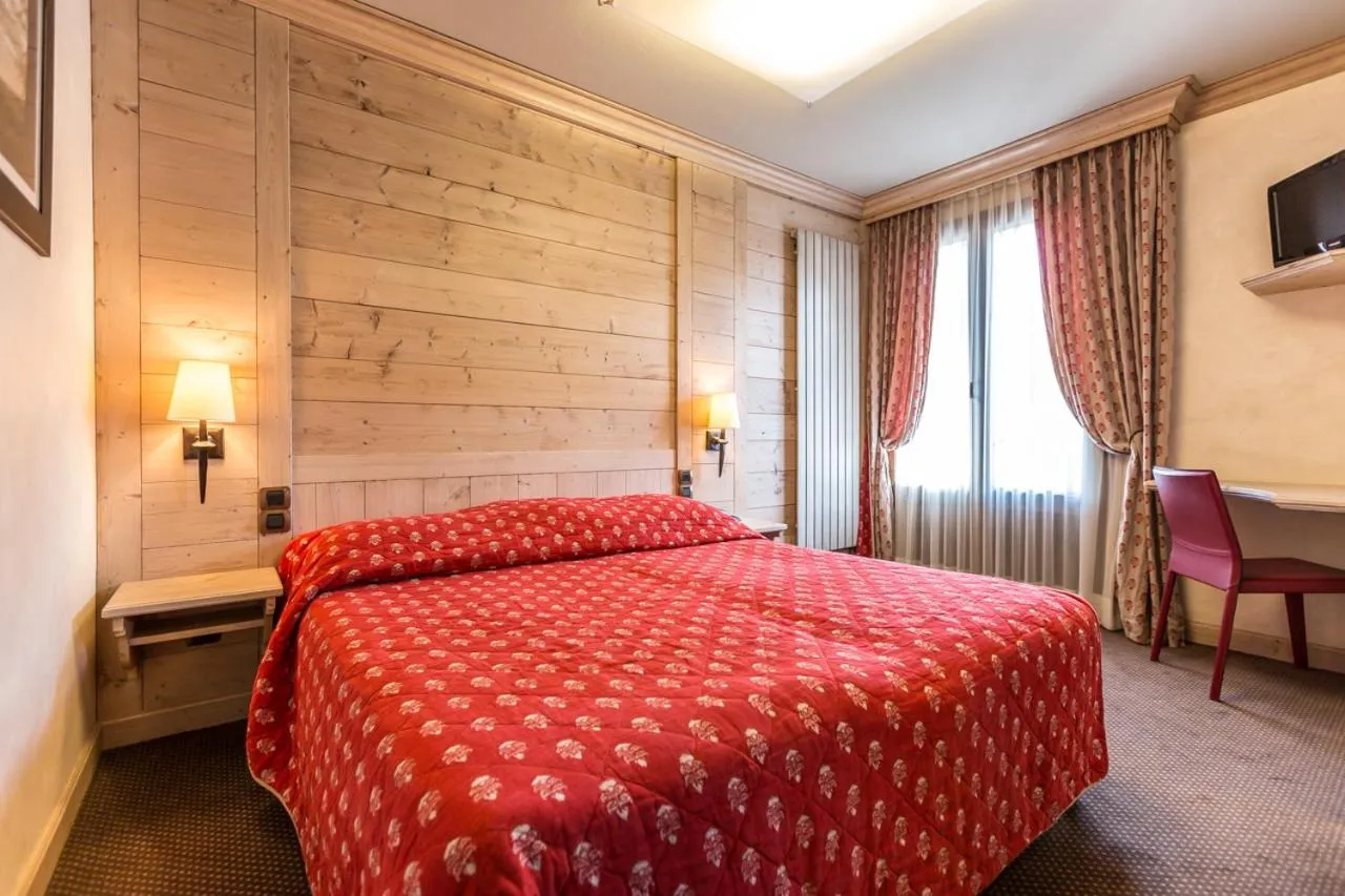 Balcony/Terrace, Bed in Hôtel Champs Fleuris Morzine