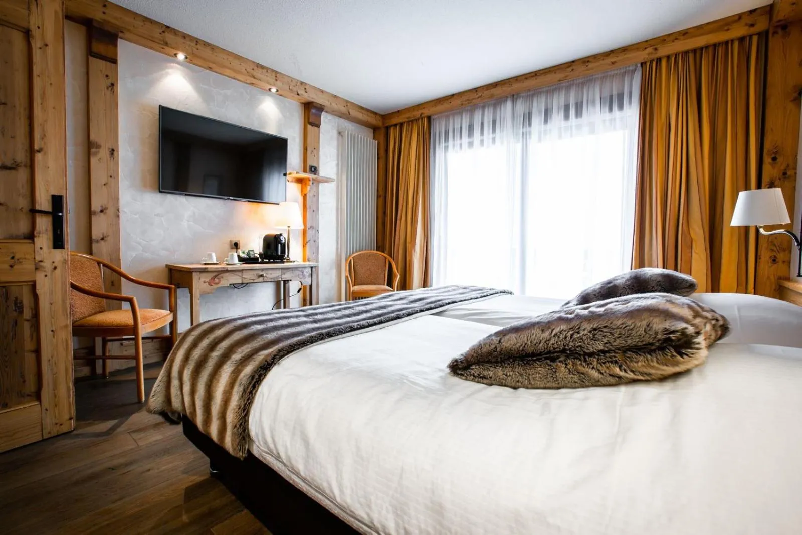 Bed in Hôtel Champs Fleuris Morzine