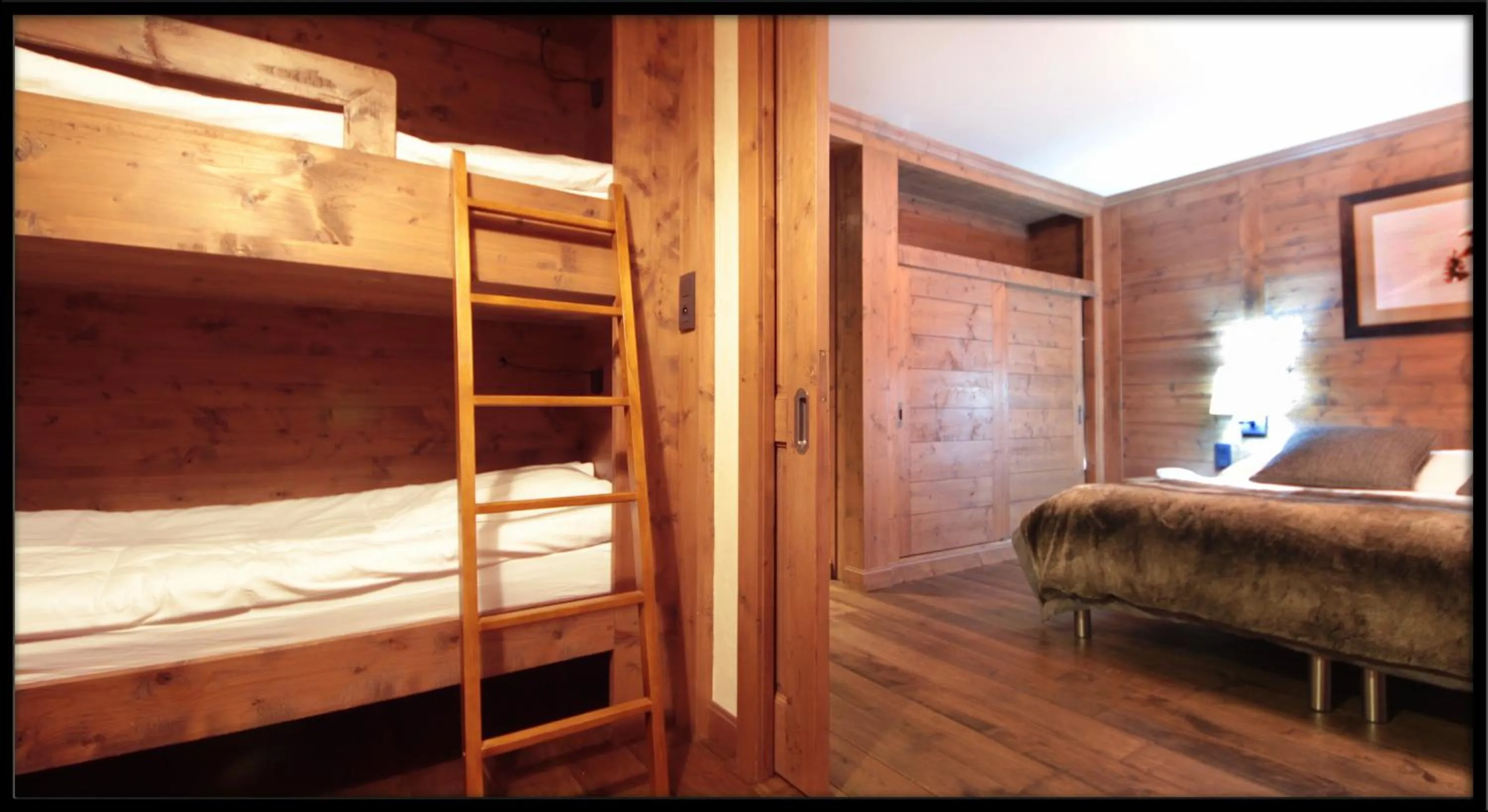 Bed in Hôtel Champs Fleuris Morzine