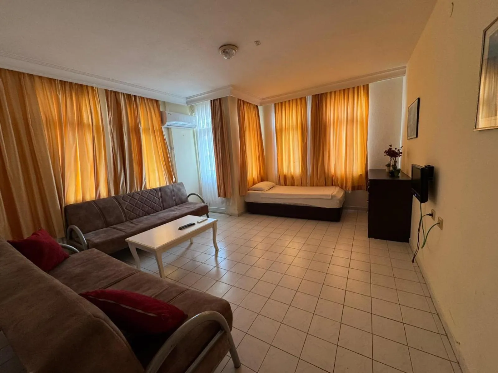 Living room, Bed in Baronessa Apart Hotel